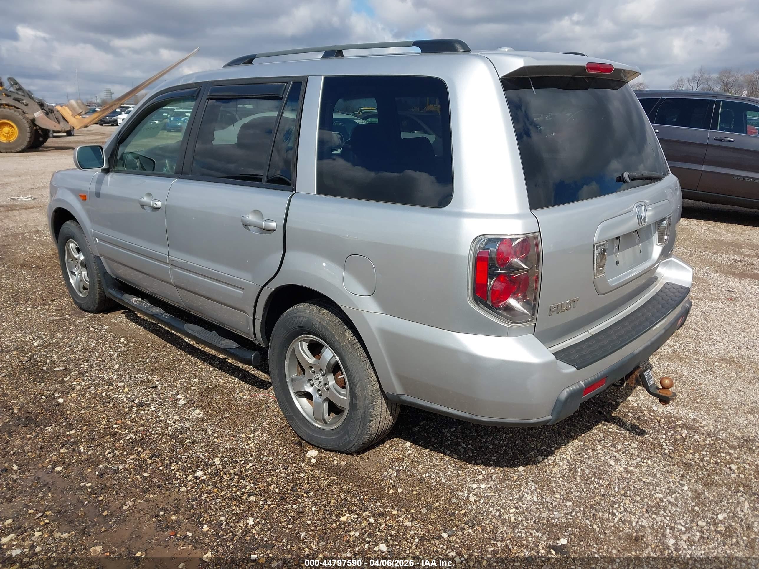 HONDA PILOT image 3