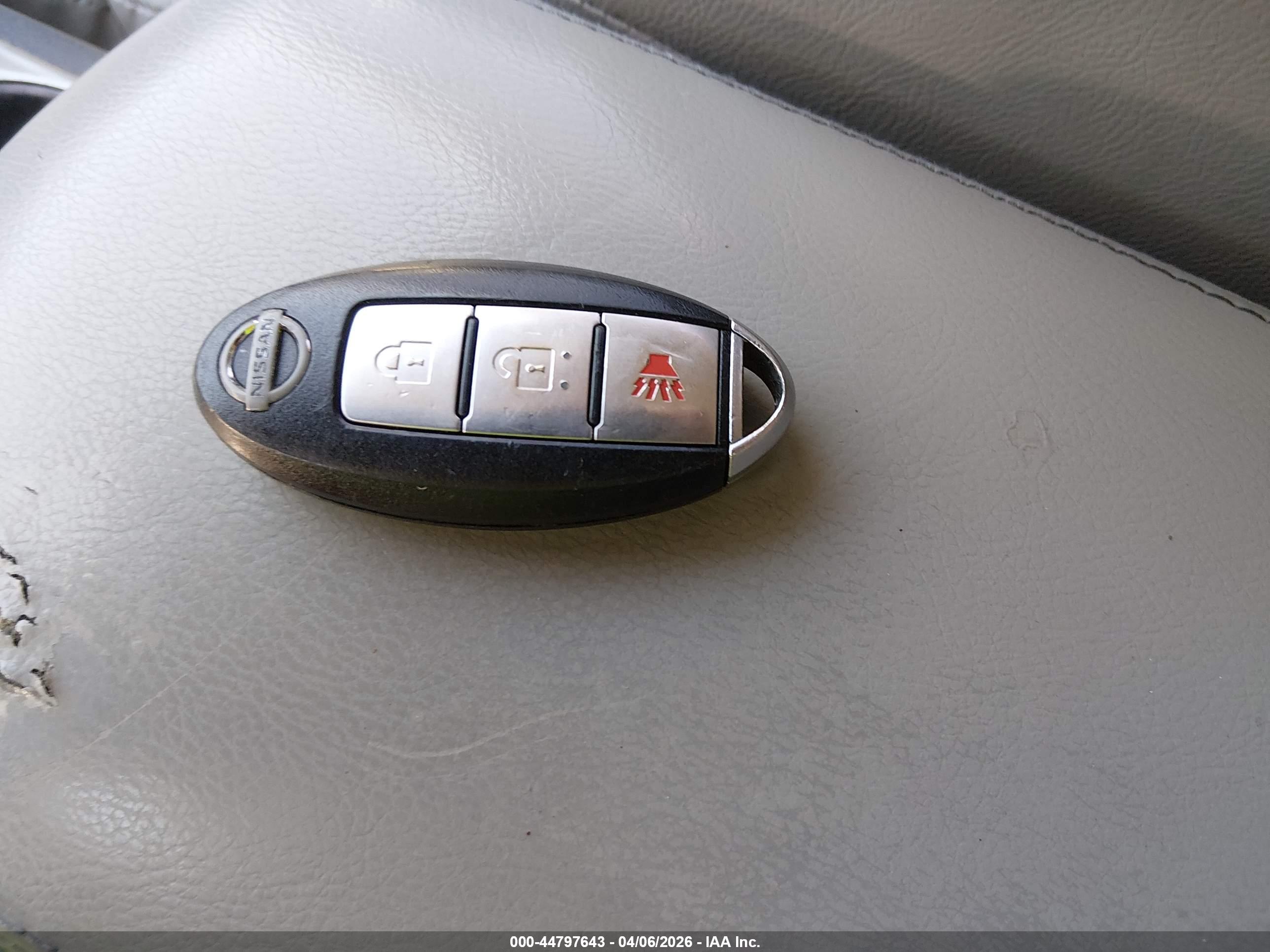 NISSAN ROGUE image 11