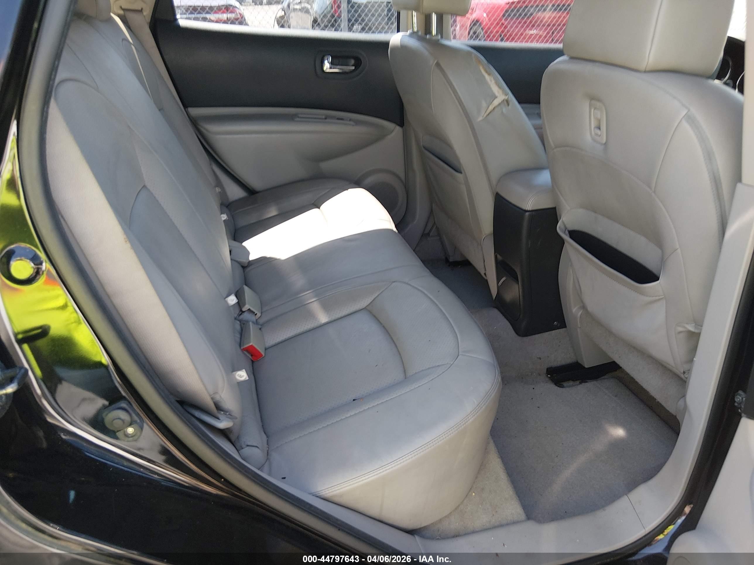 NISSAN ROGUE image 8