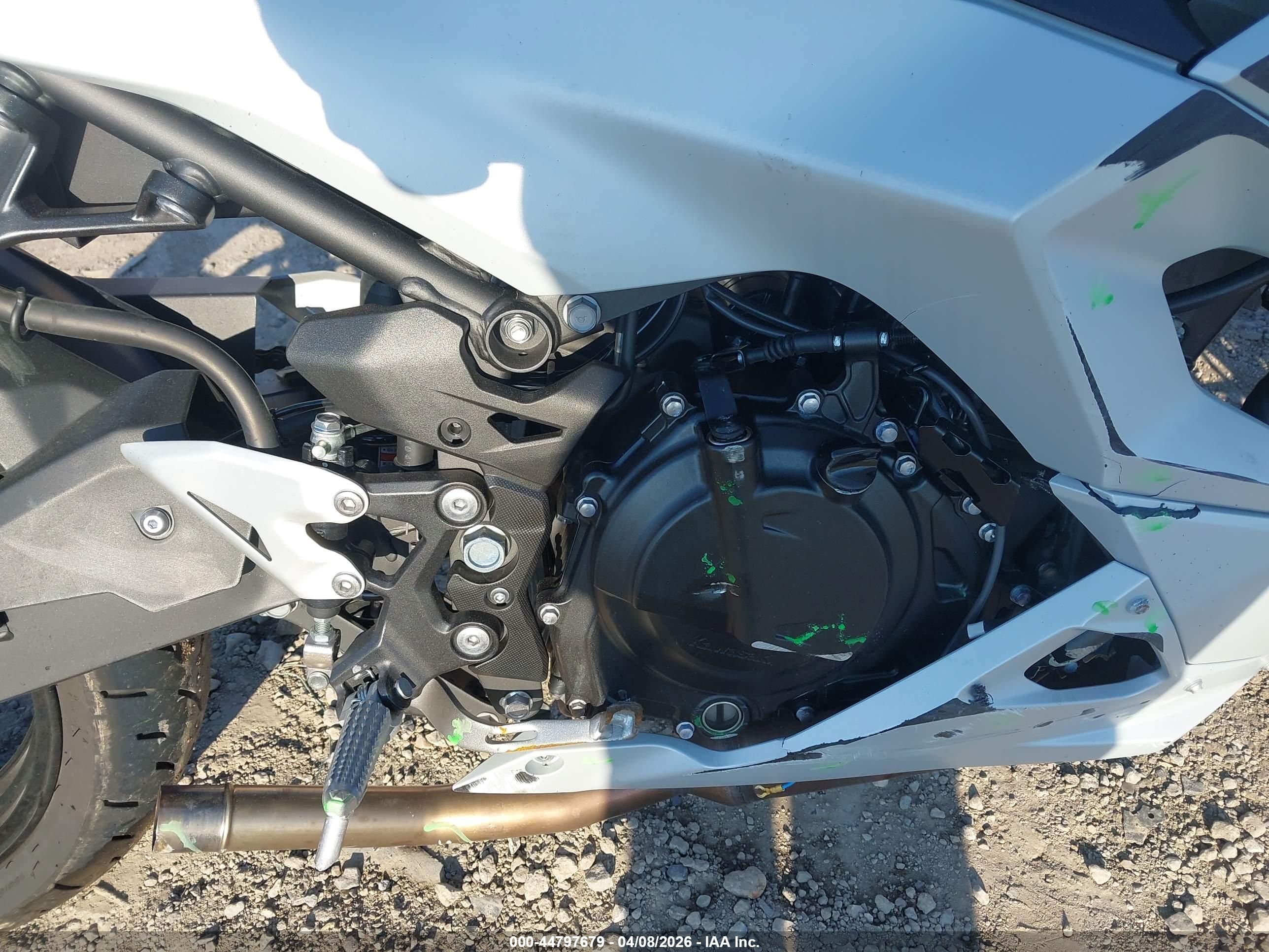 KAWASAKI EX500 image 8