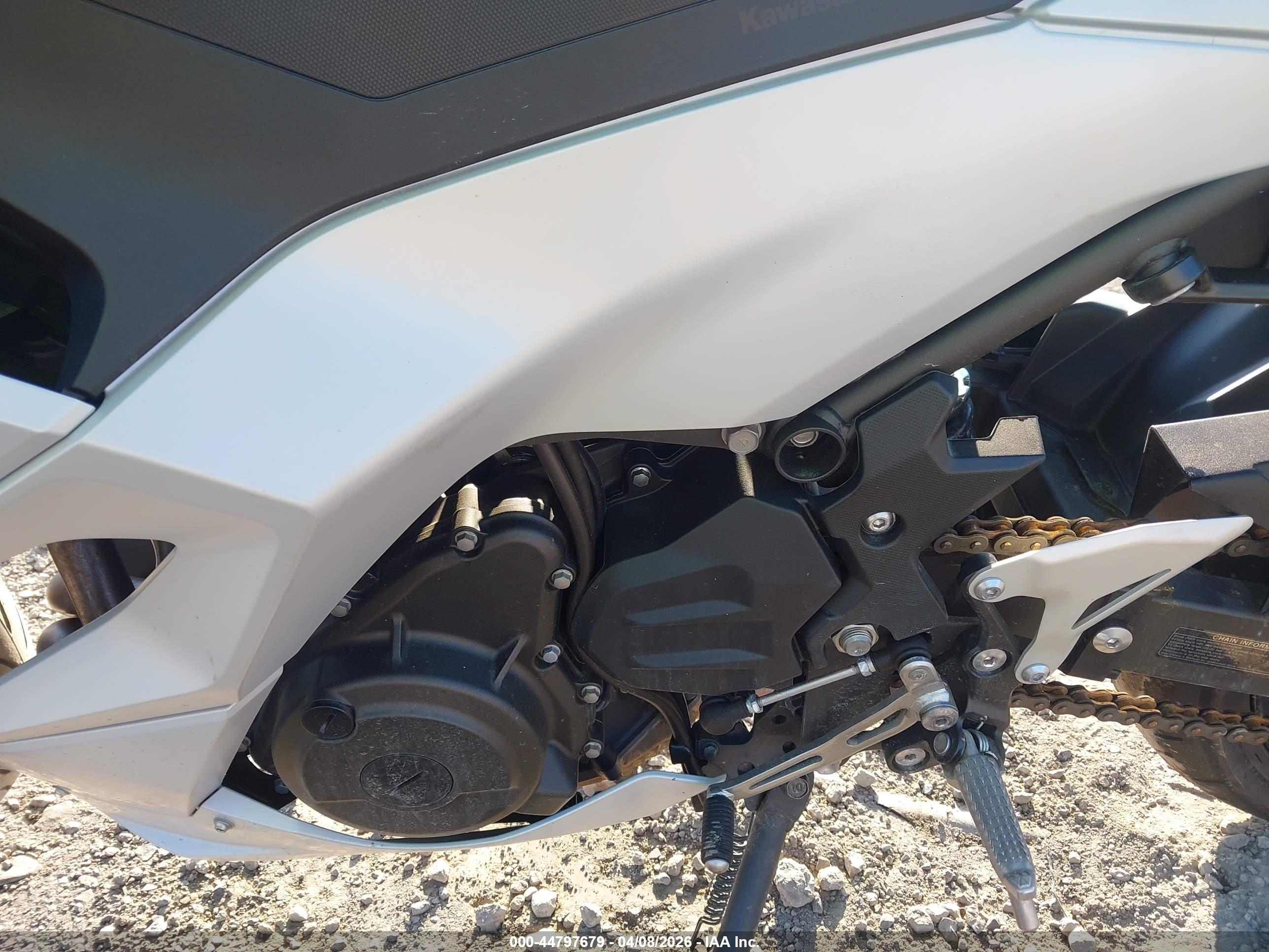 KAWASAKI EX500 image 9