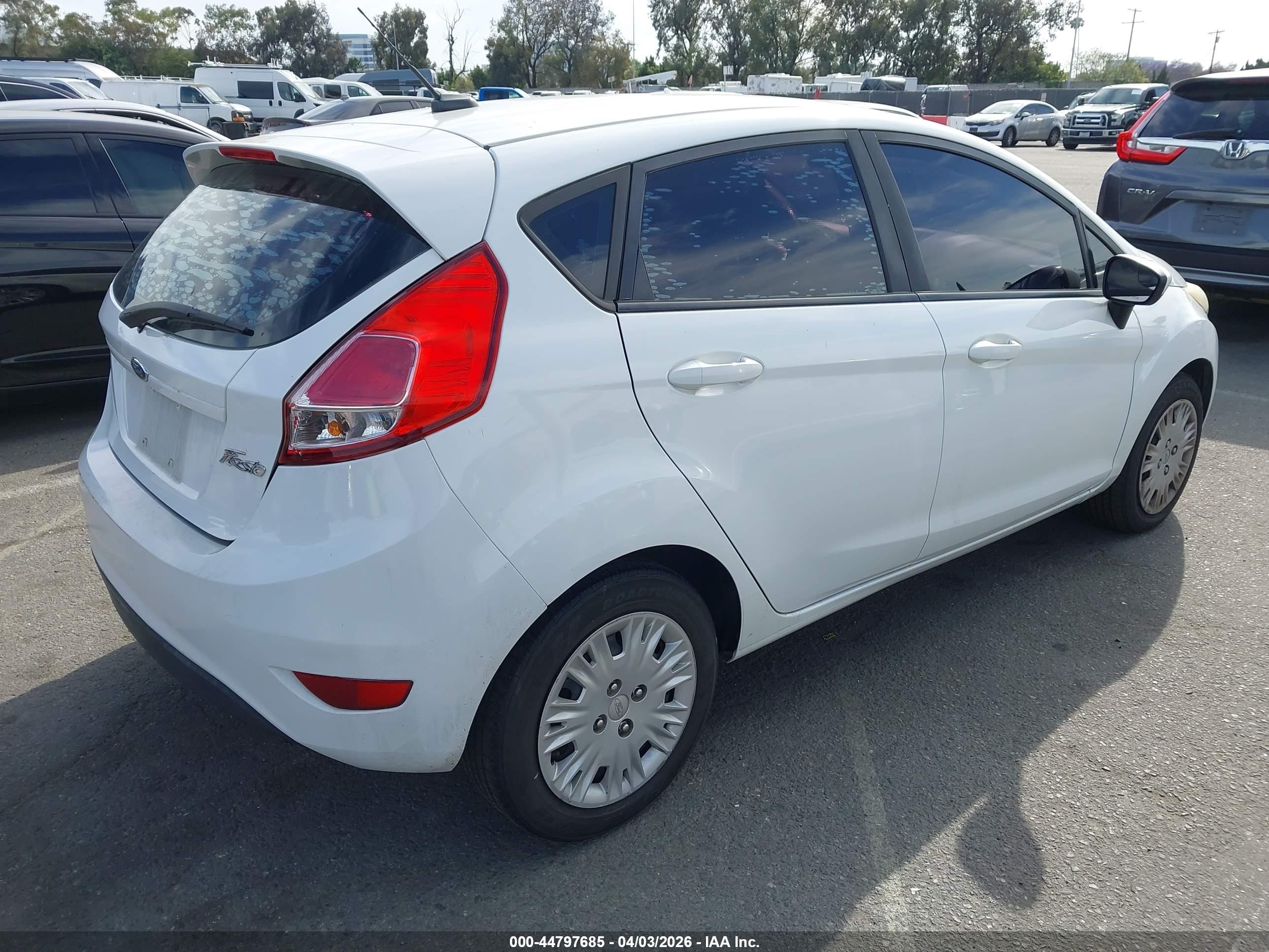 FORD FIESTA image 4
