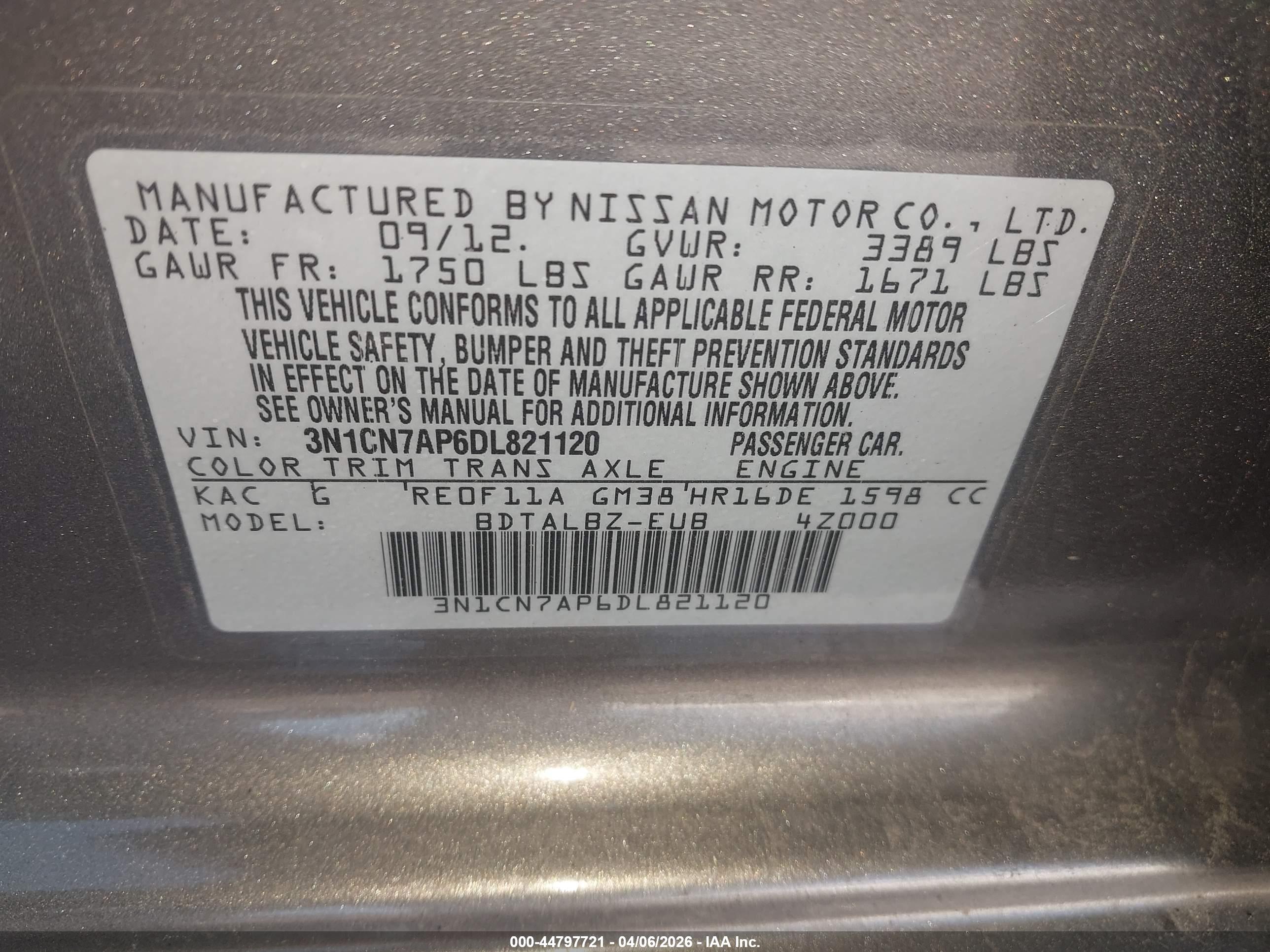 NISSAN VERSA image 9