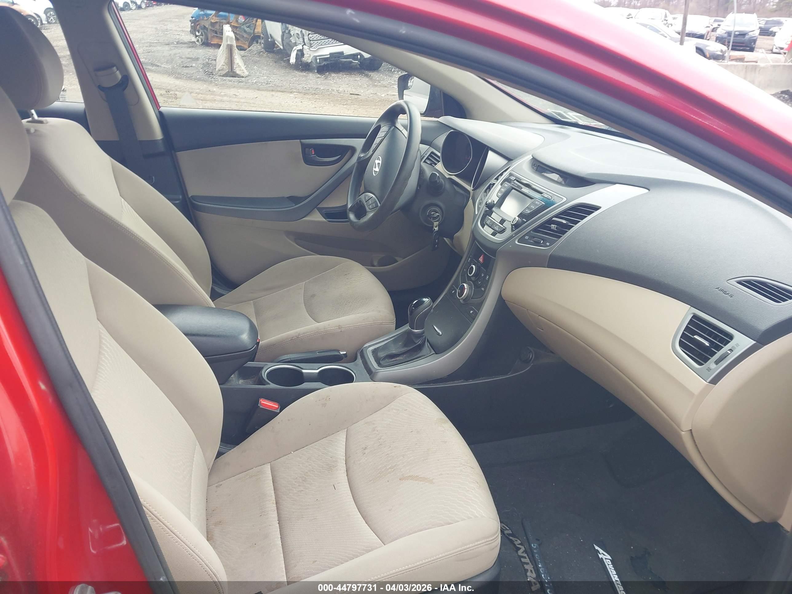 HYUNDAI ELANTRA image 5