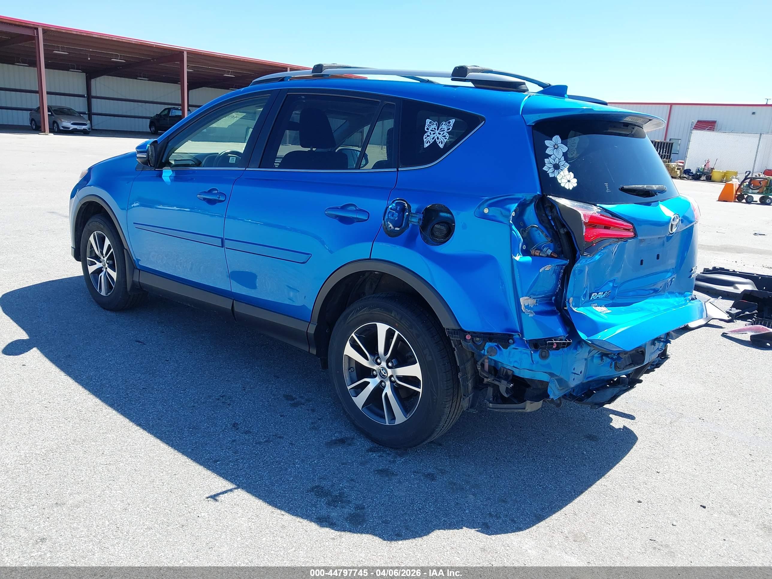 TOYOTA RAV4 image 3