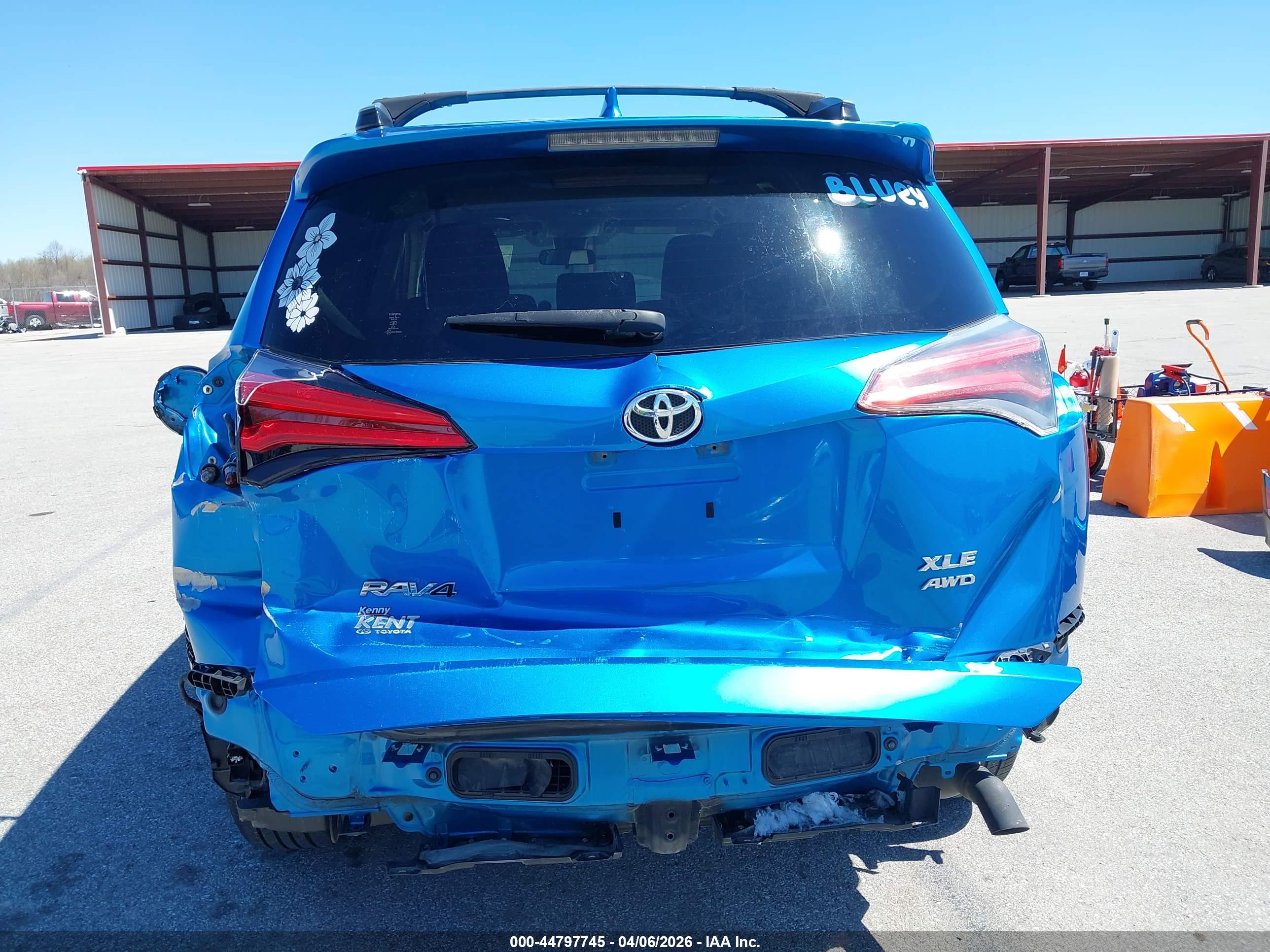 TOYOTA RAV4 image 6