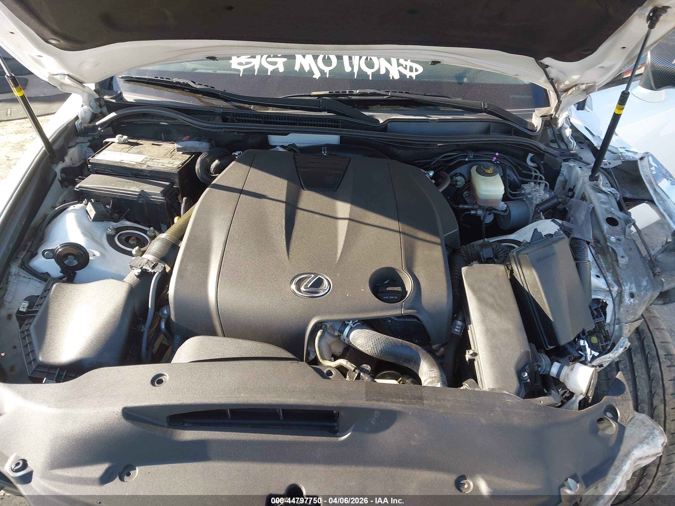 LEXUS IS image 10
