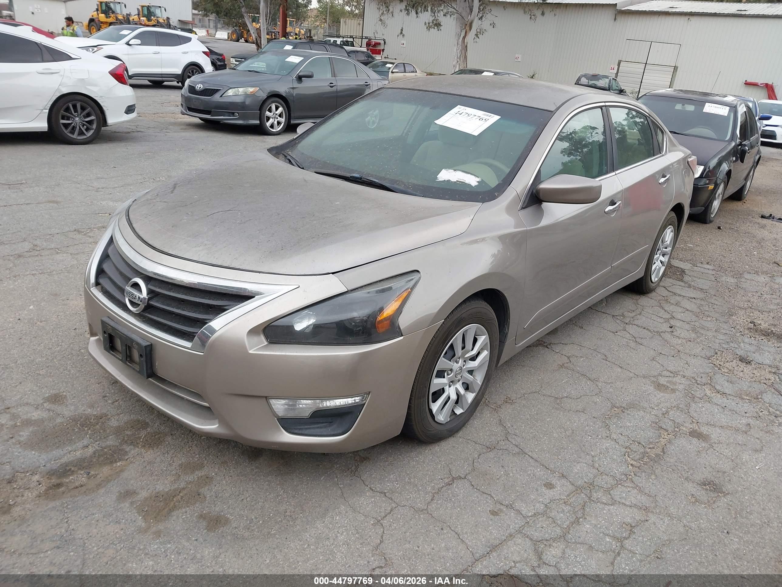 NISSAN ALTIMA image 2