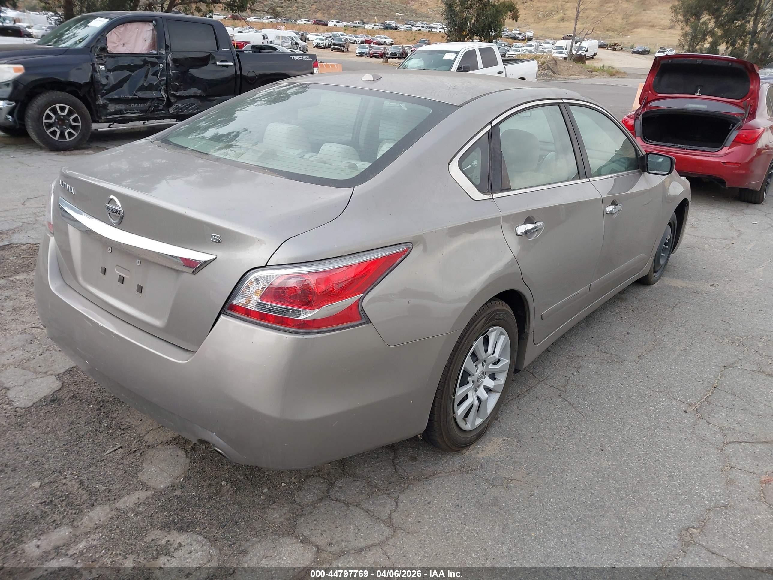 NISSAN ALTIMA image 4