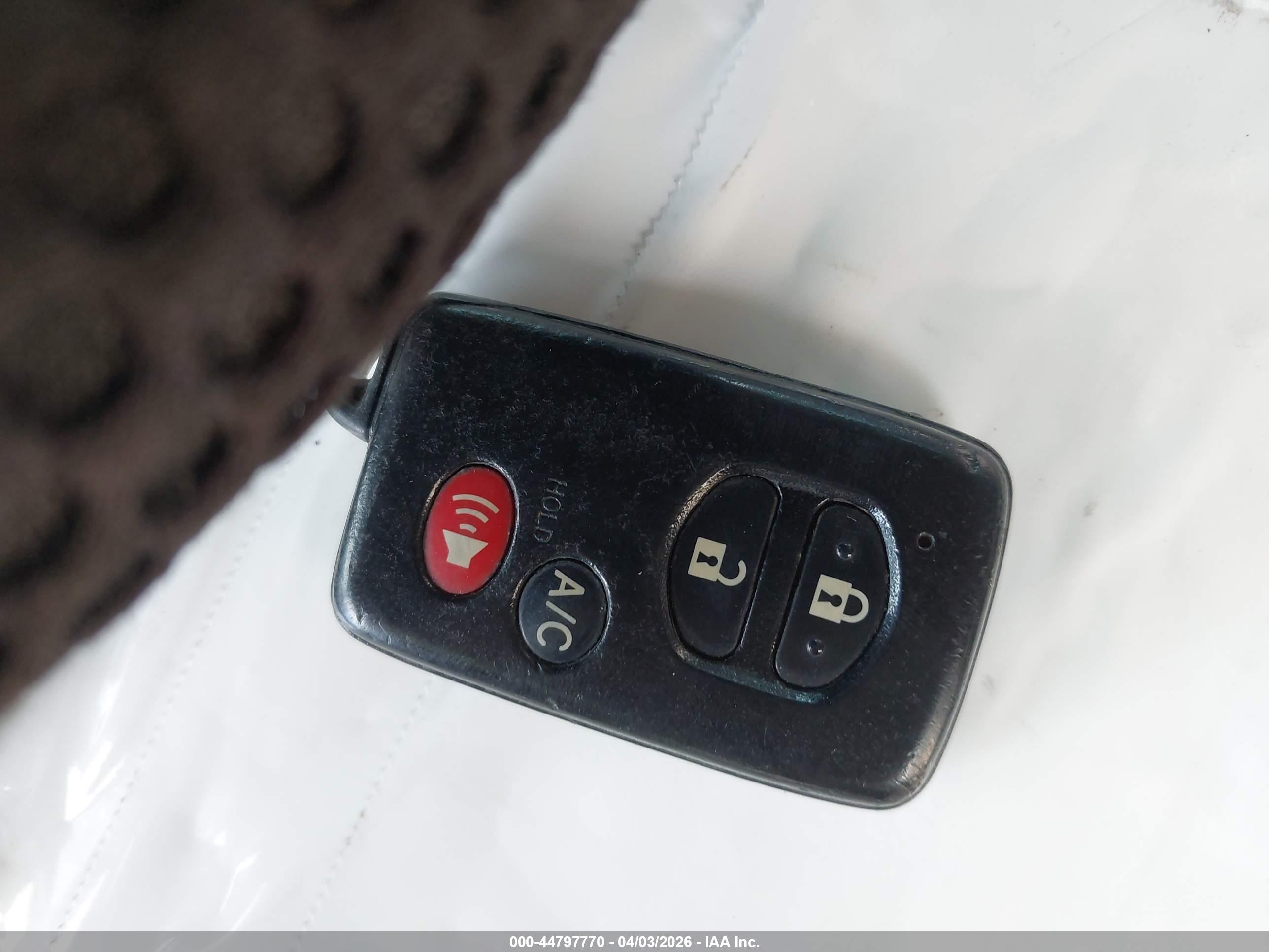 TOYOTA PRIUS image 11