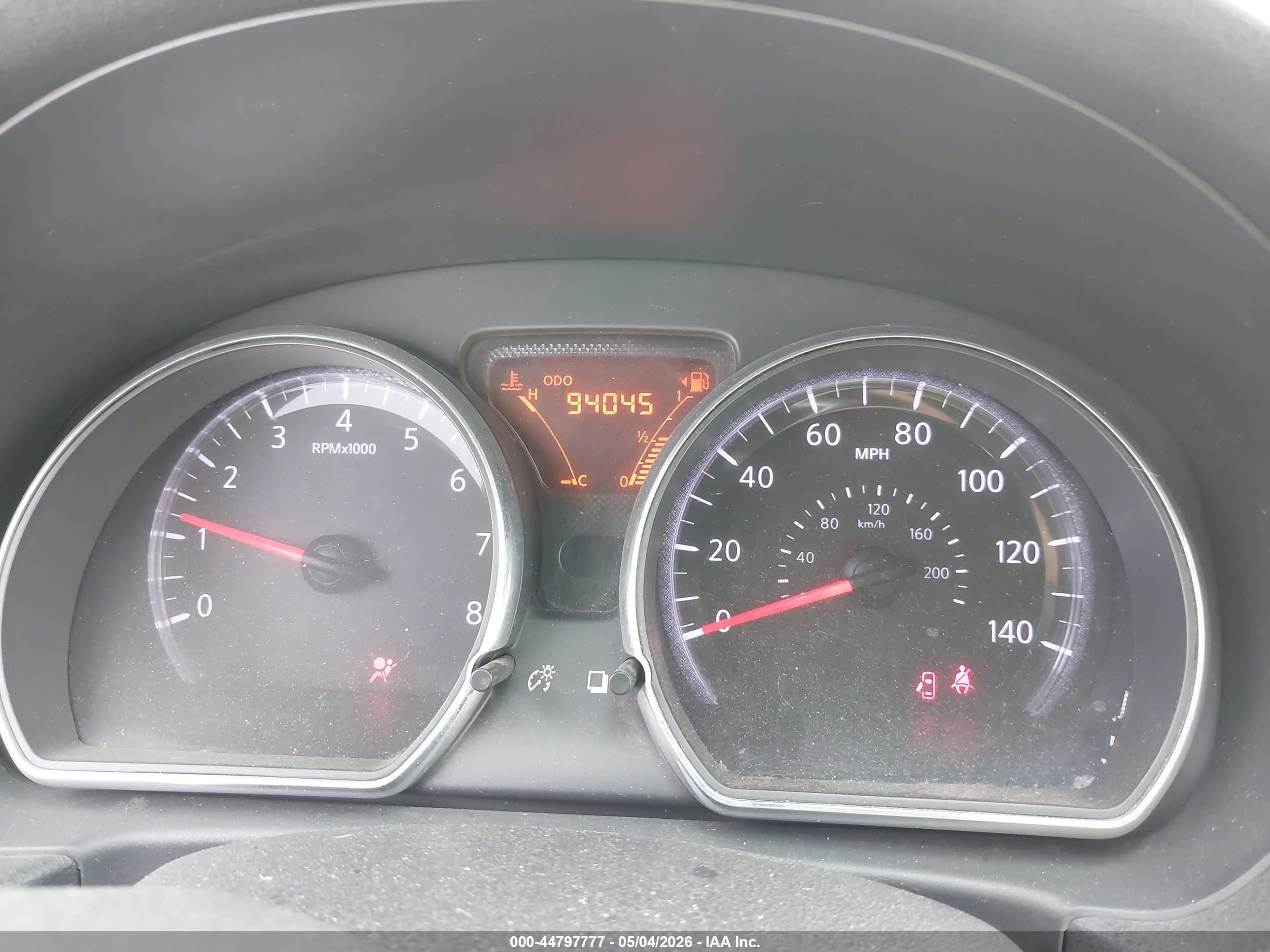 NISSAN VERSA image 7