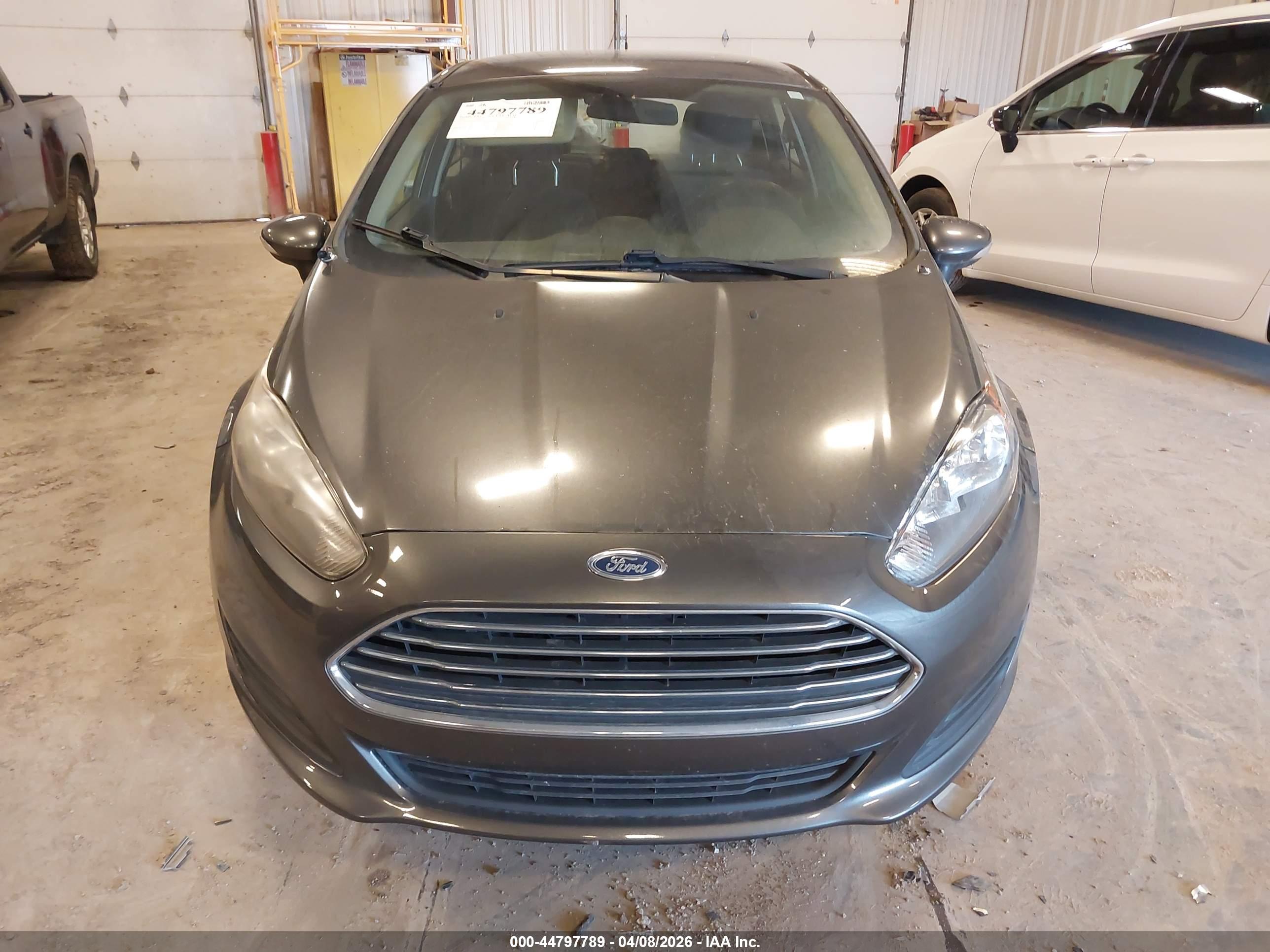 FORD FIESTA image 6