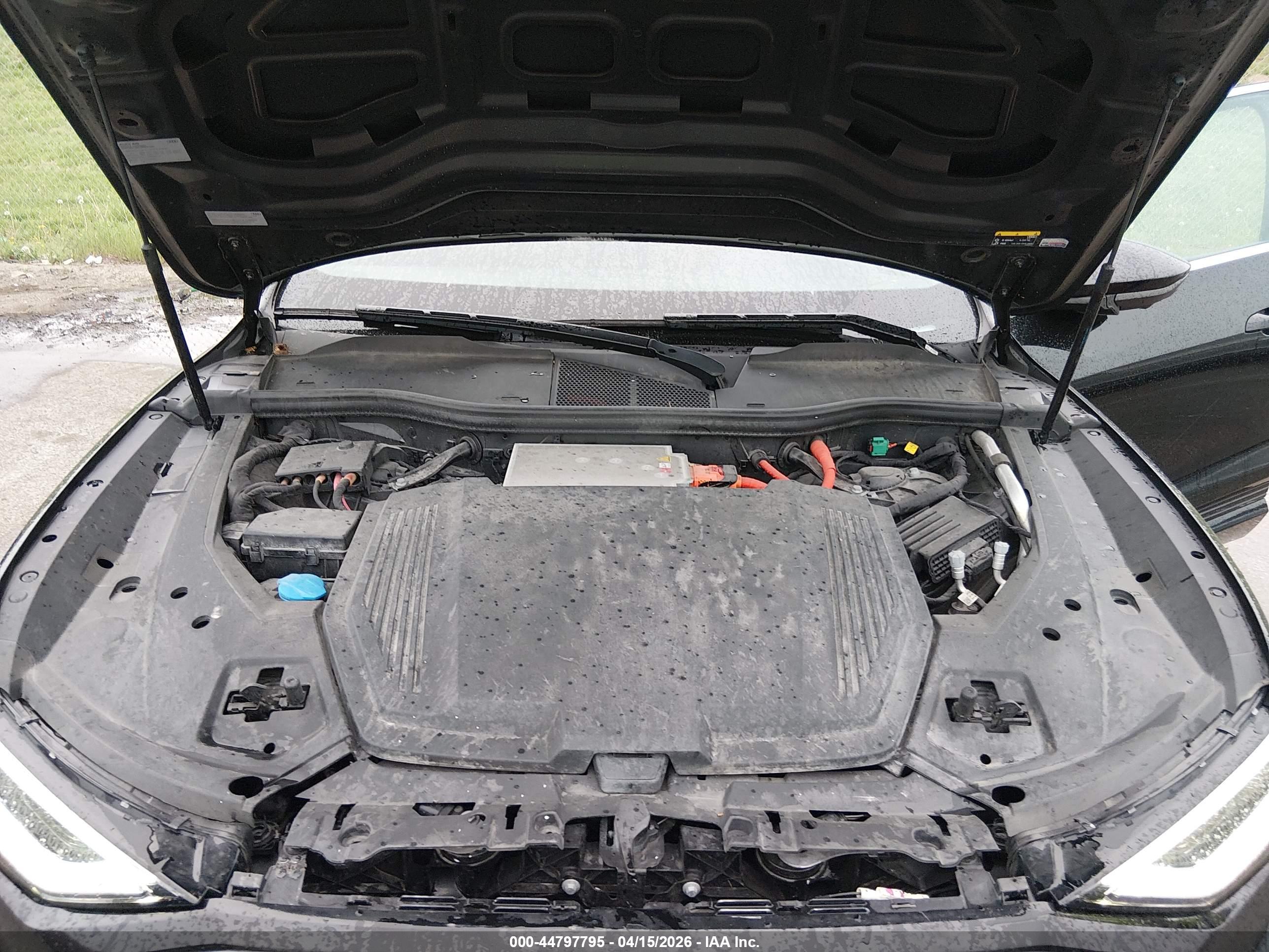 AUDI E-TRON image 10