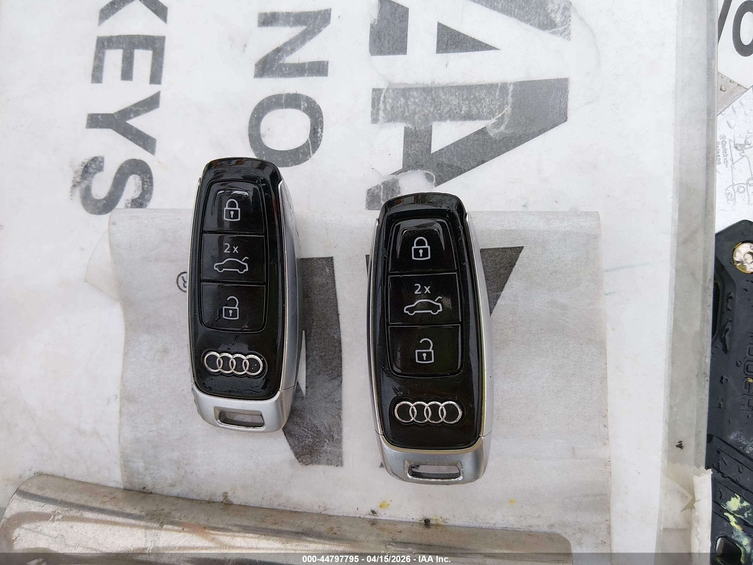 AUDI E-TRON image 11
