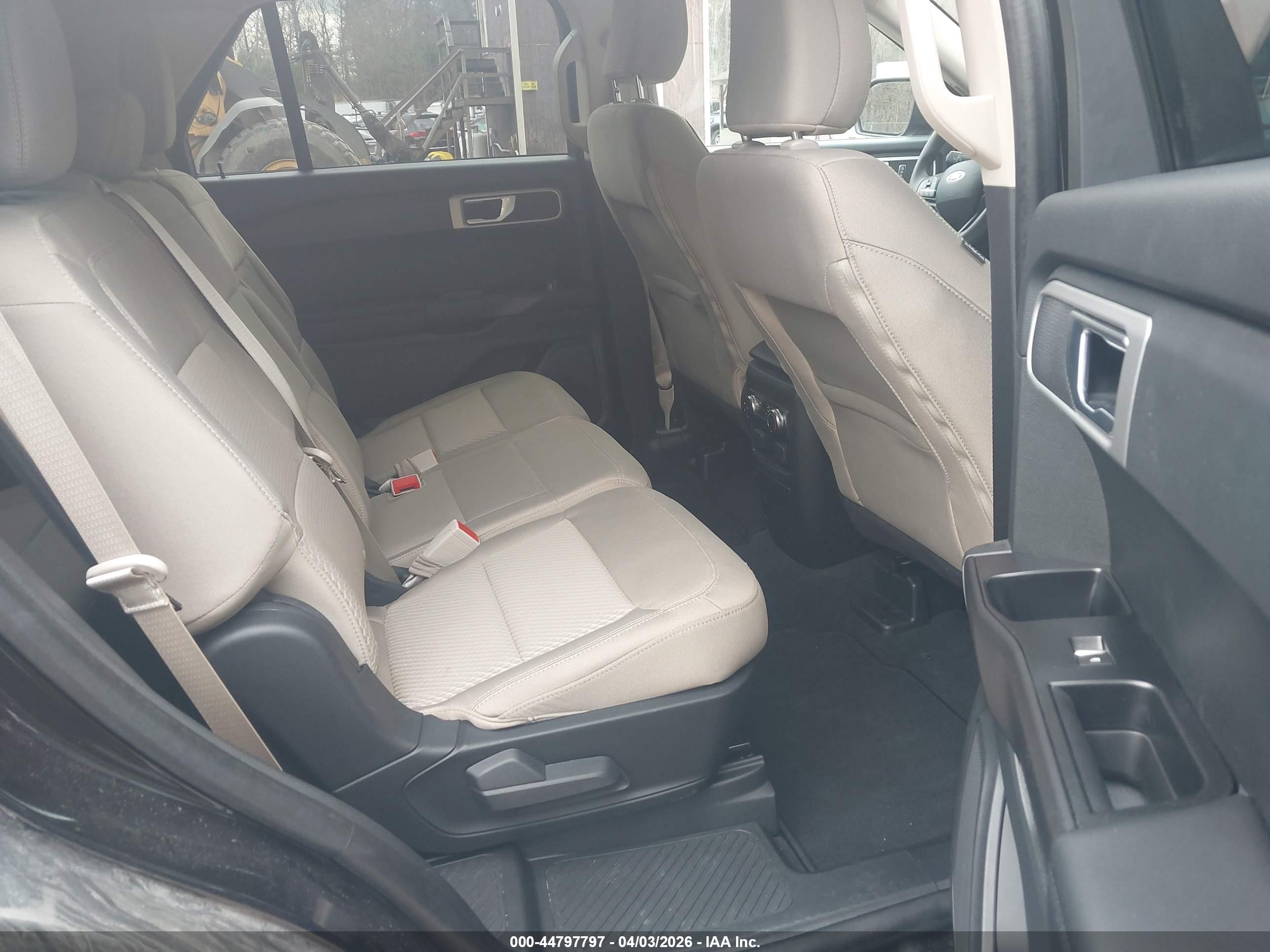 FORD EXPLORER image 8