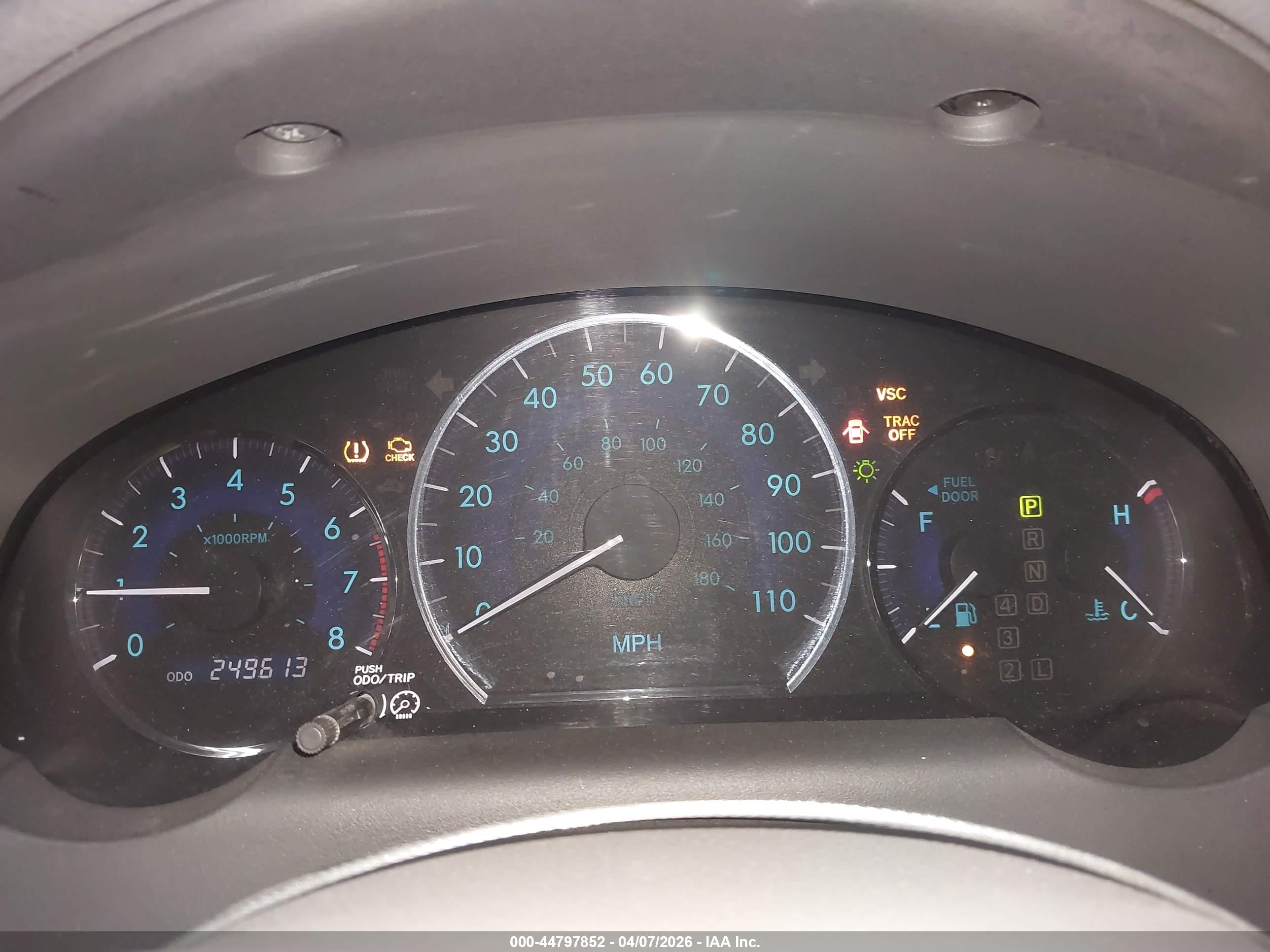 TOYOTA SIENNA image 7