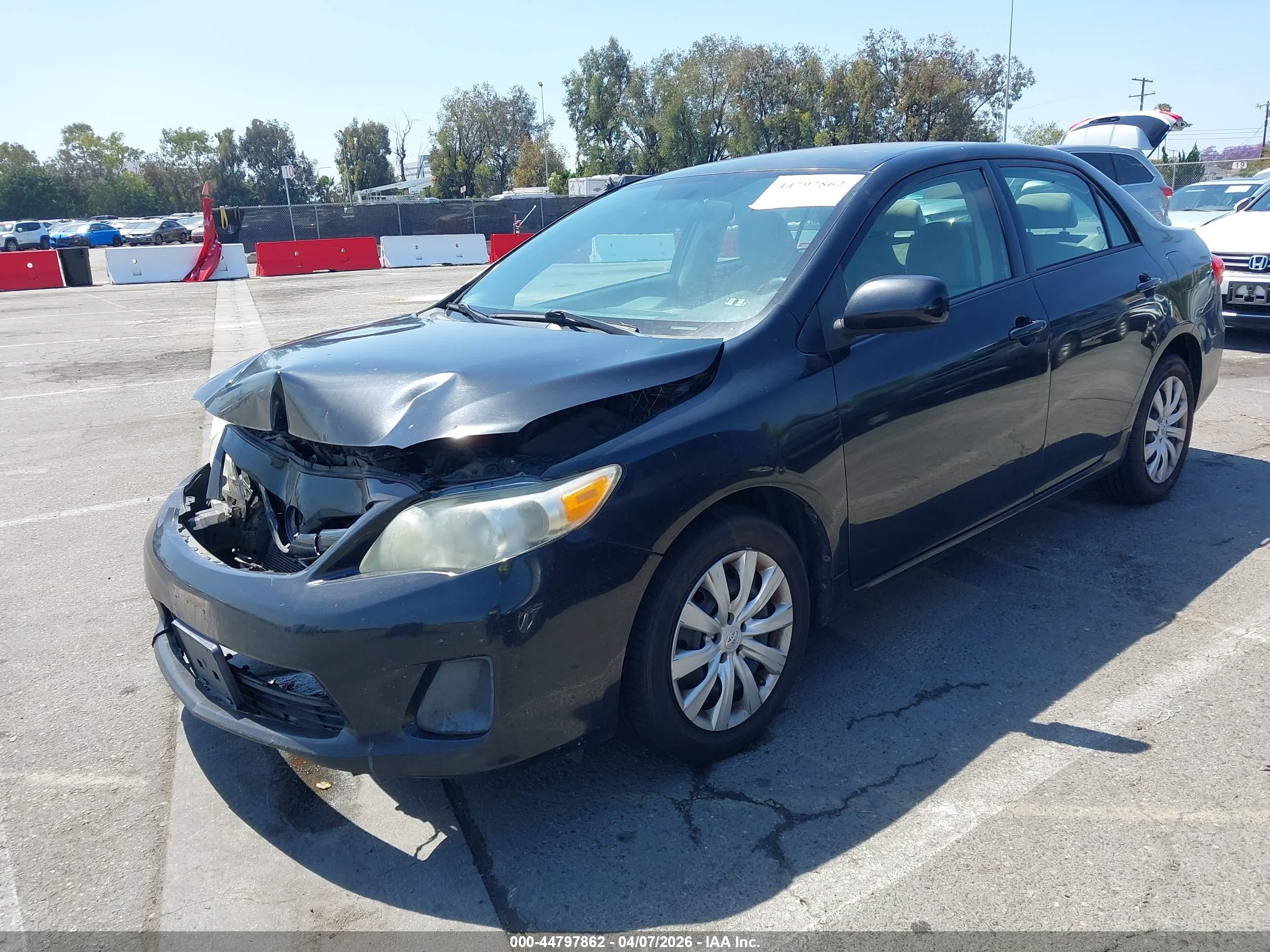 TOYOTA COROLLA image 2