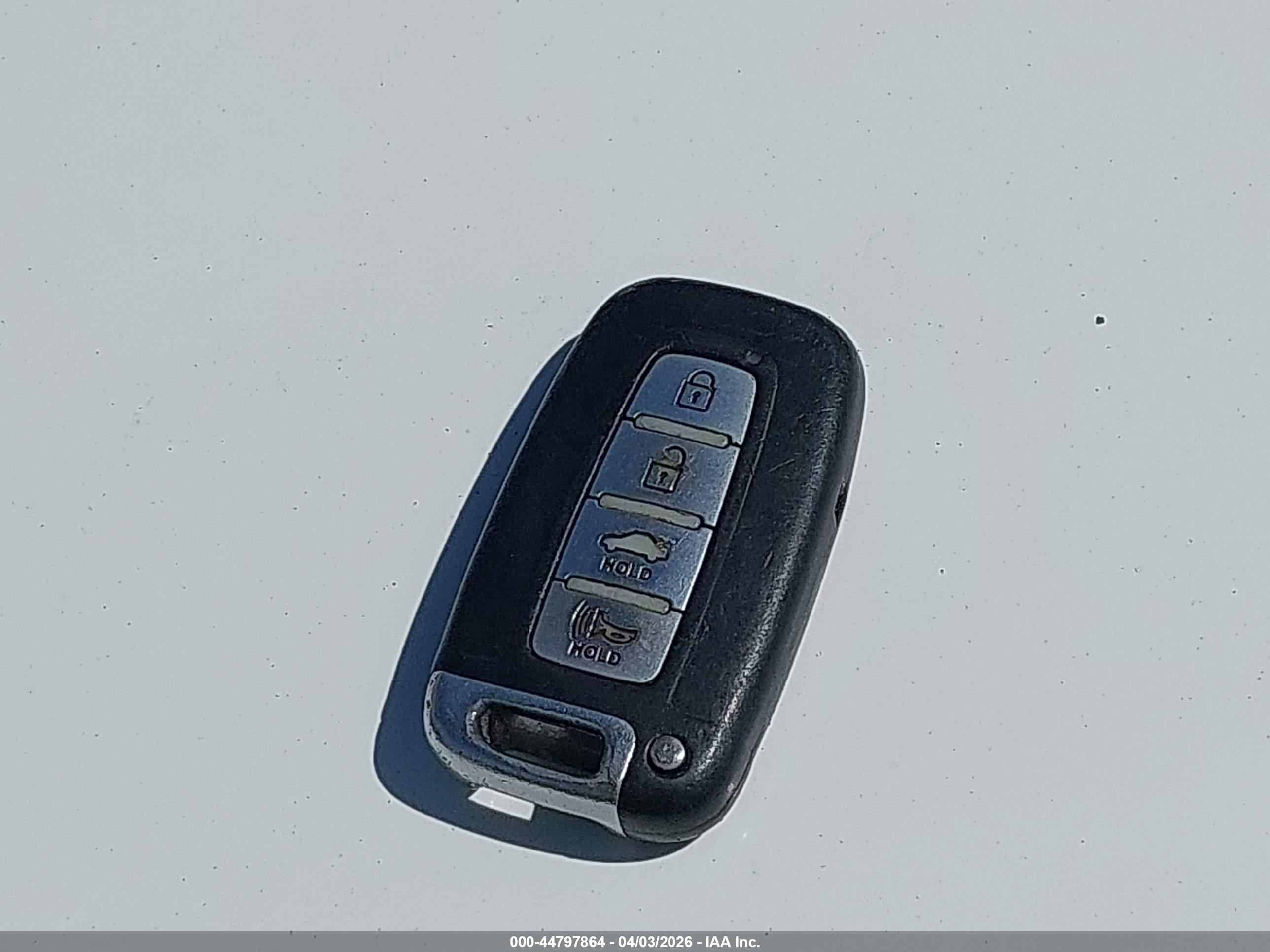 HYUNDAI GENESIS image 11