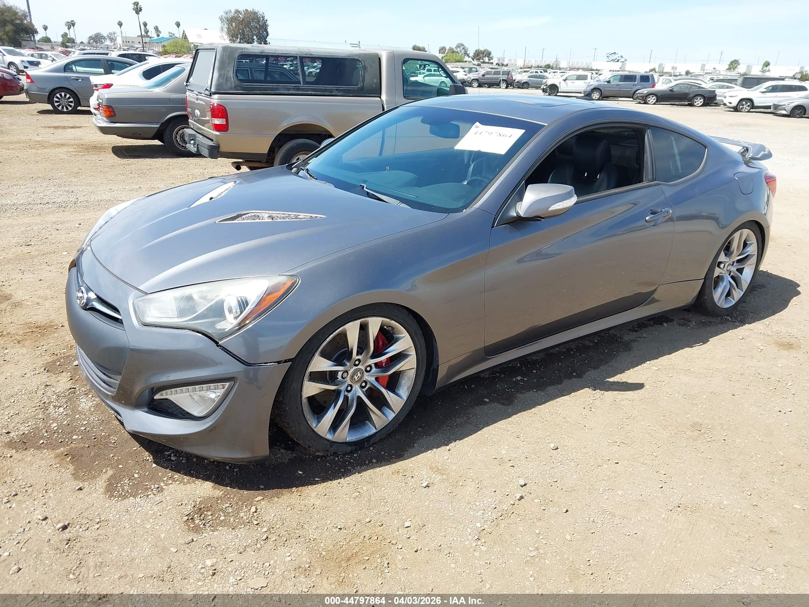 HYUNDAI GENESIS image 2