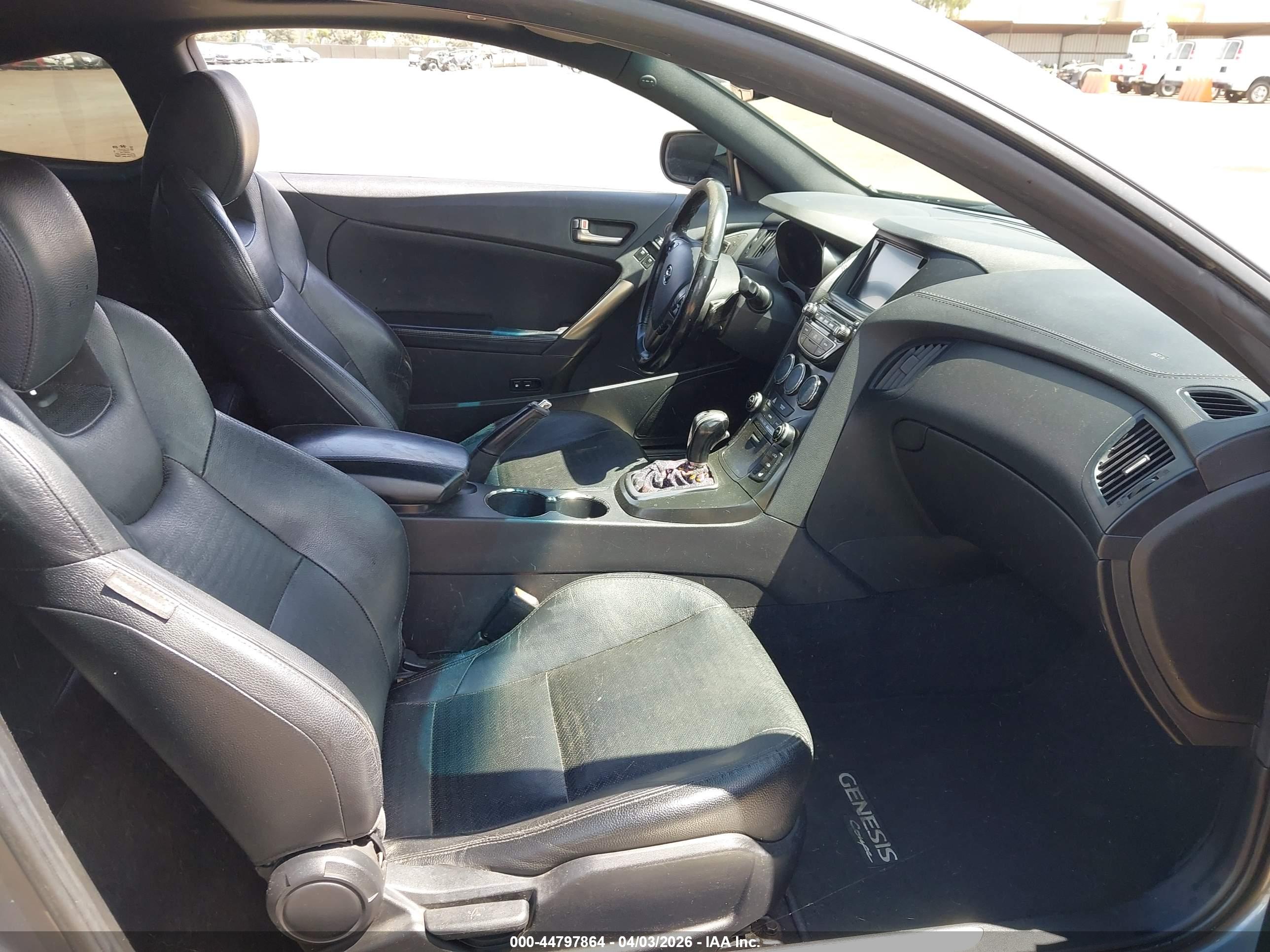 HYUNDAI GENESIS image 5