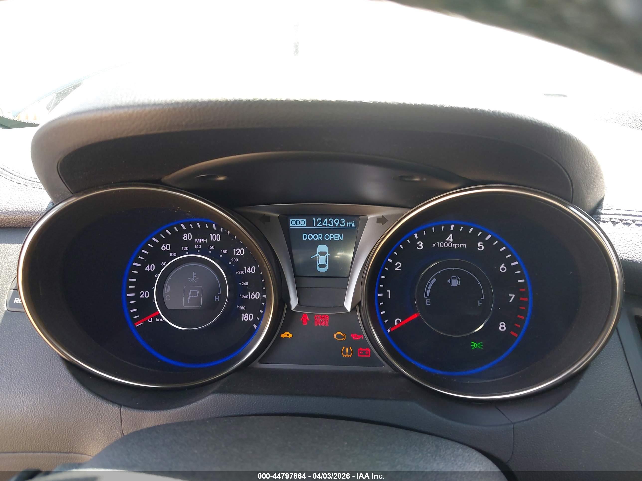 HYUNDAI GENESIS image 7