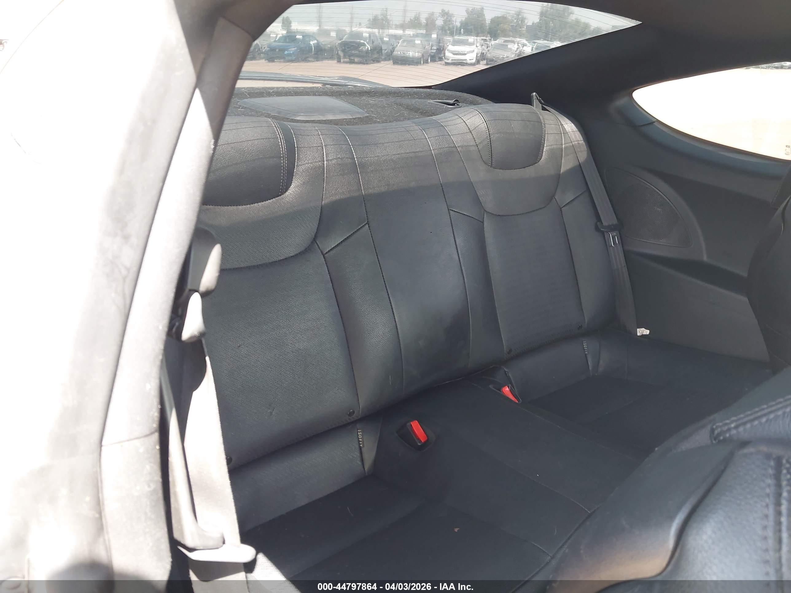 HYUNDAI GENESIS image 8