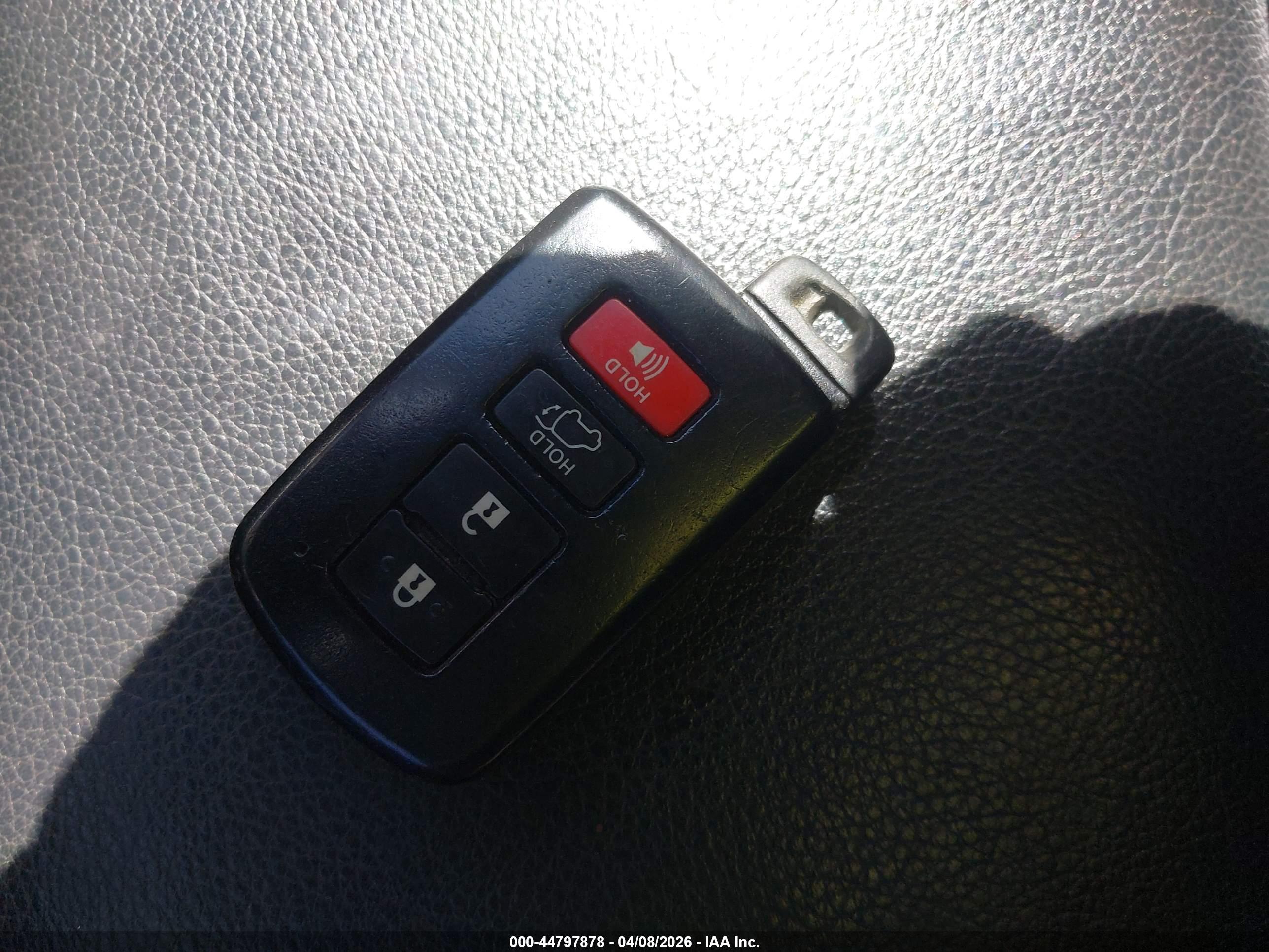 TOYOTA RAV4 image 11