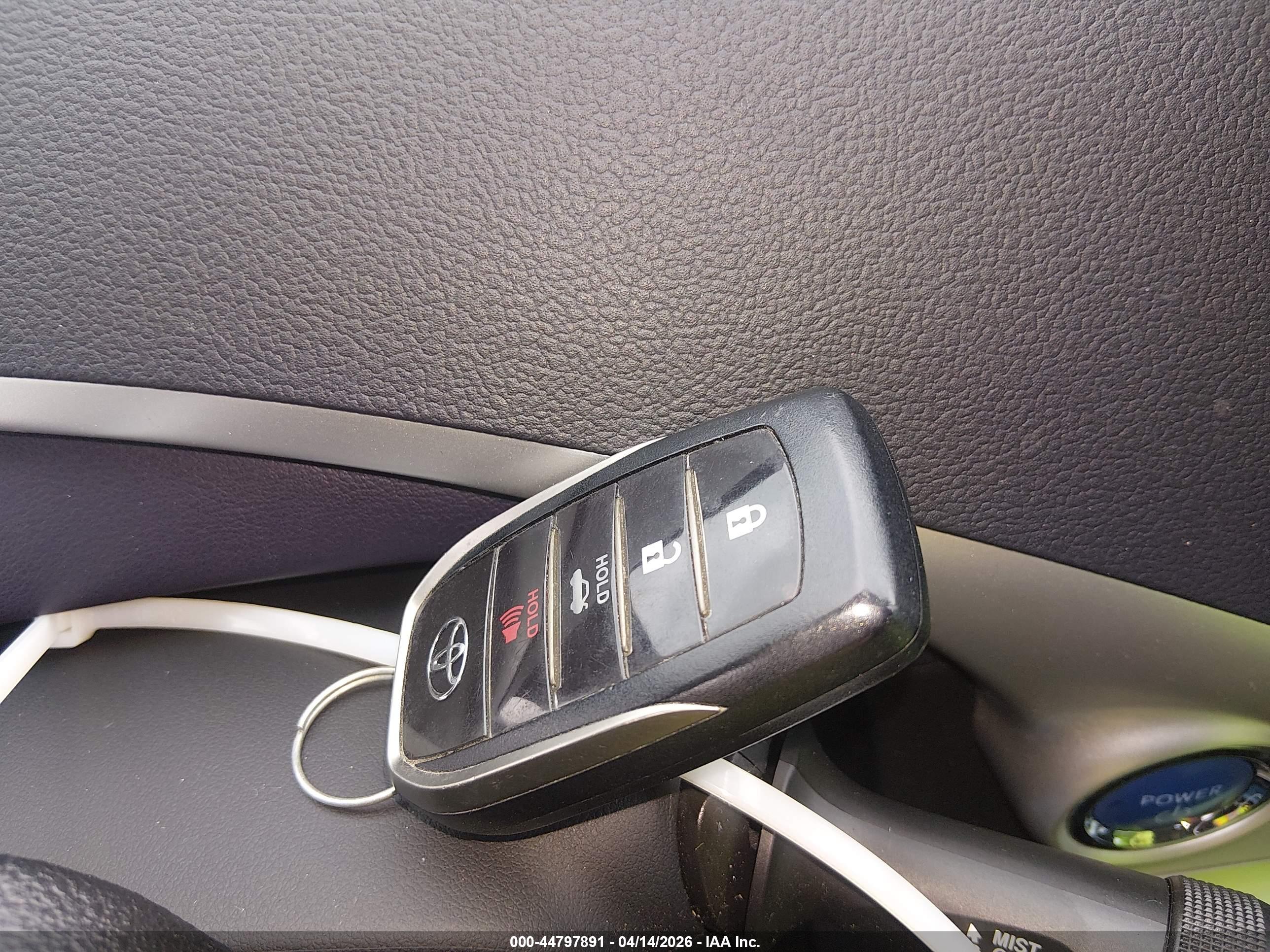 TOYOTA MIRAI image 11