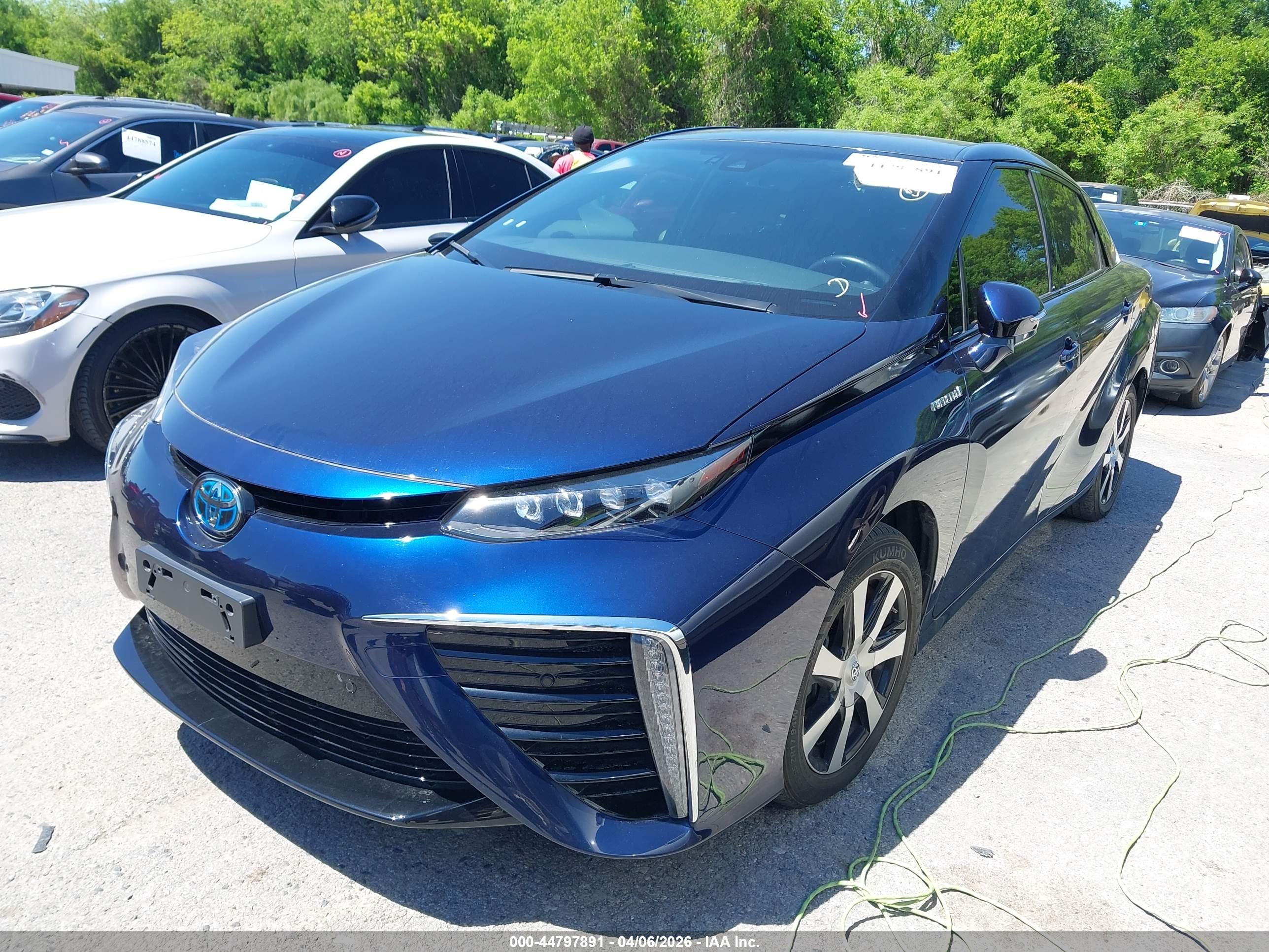 TOYOTA MIRAI image 2