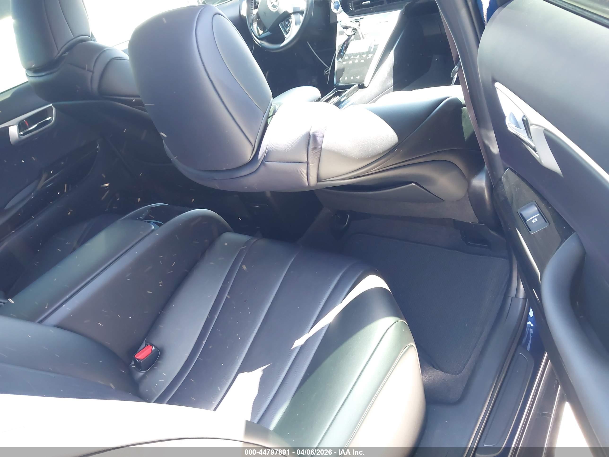 TOYOTA MIRAI image 8