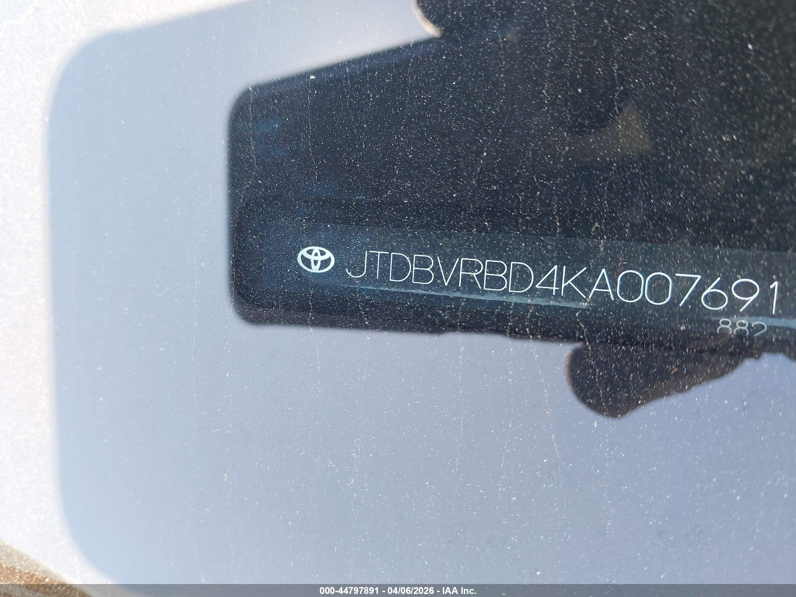 TOYOTA MIRAI image 9