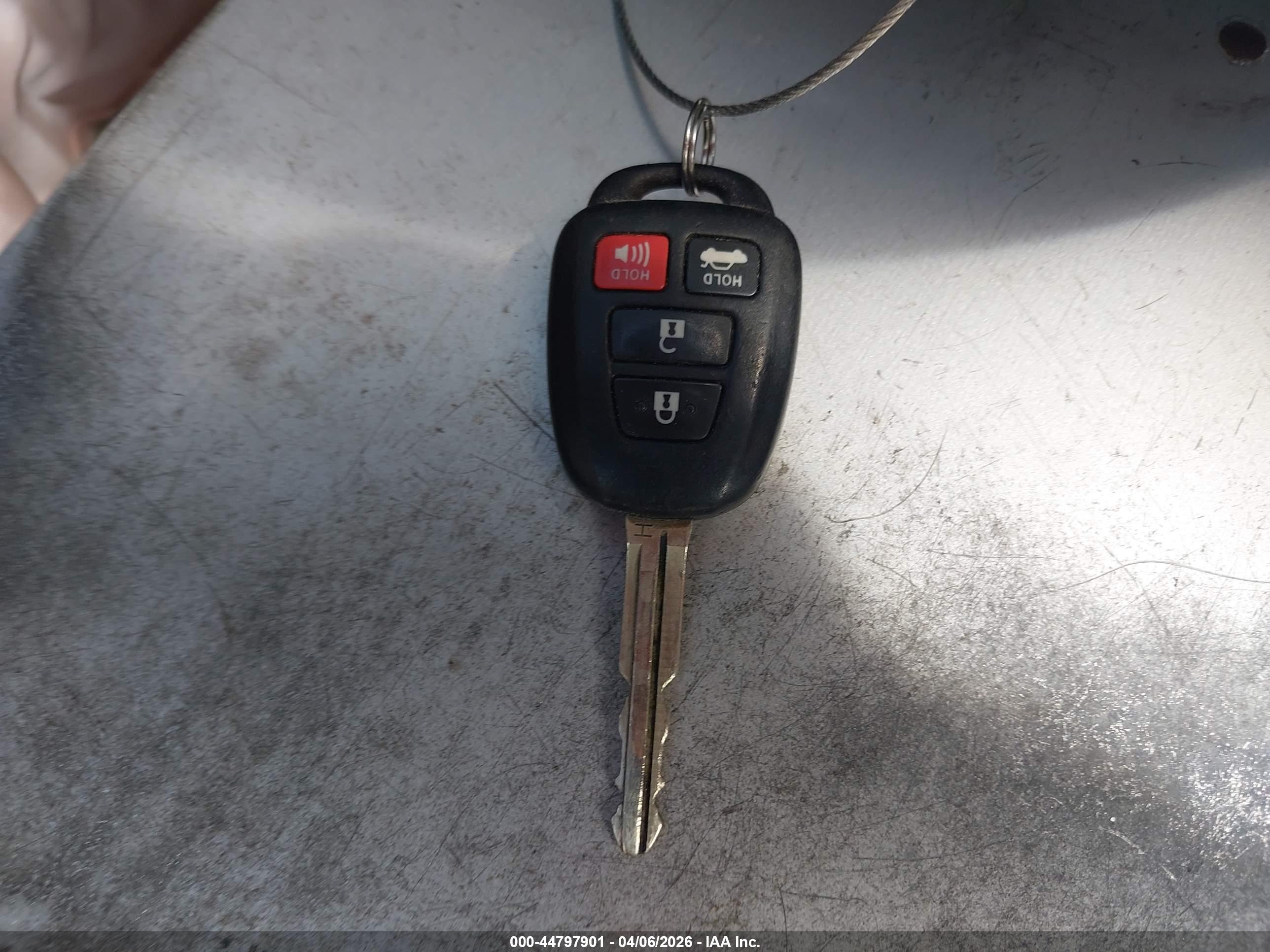TOYOTA CAMRY image 11