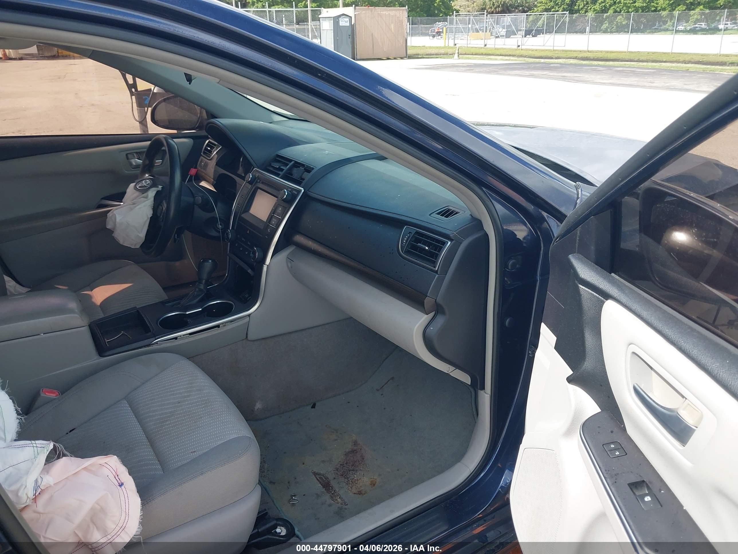 TOYOTA CAMRY image 5