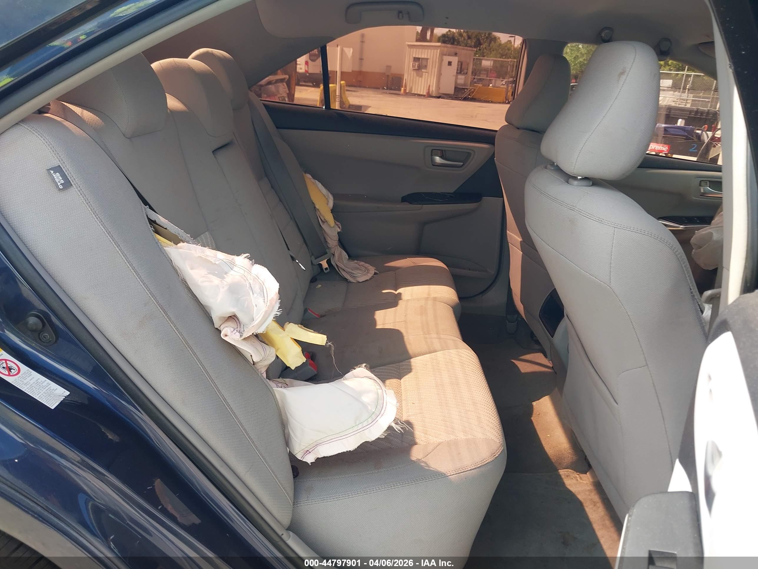 TOYOTA CAMRY image 8
