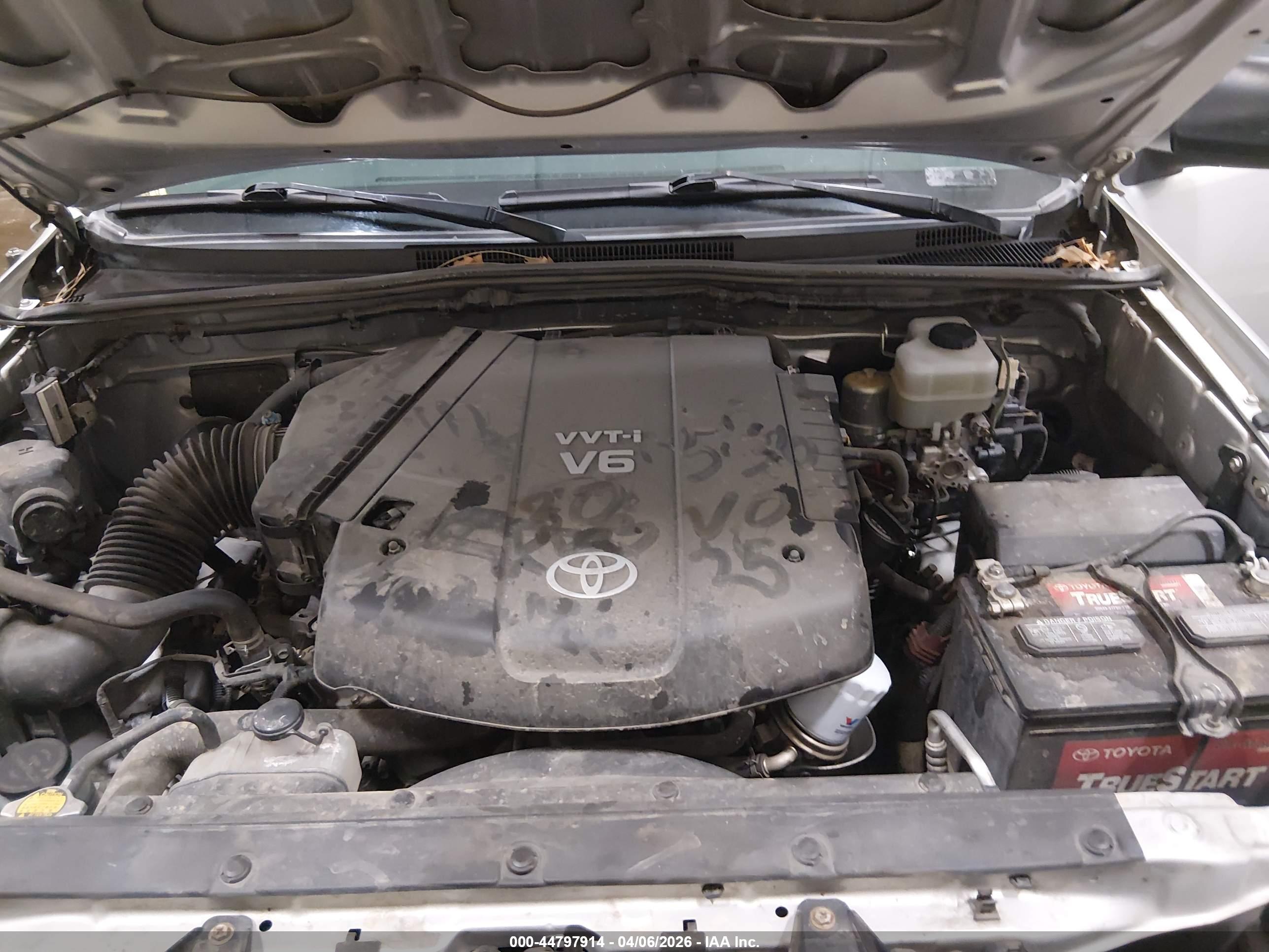 TOYOTA TACOMA image 10