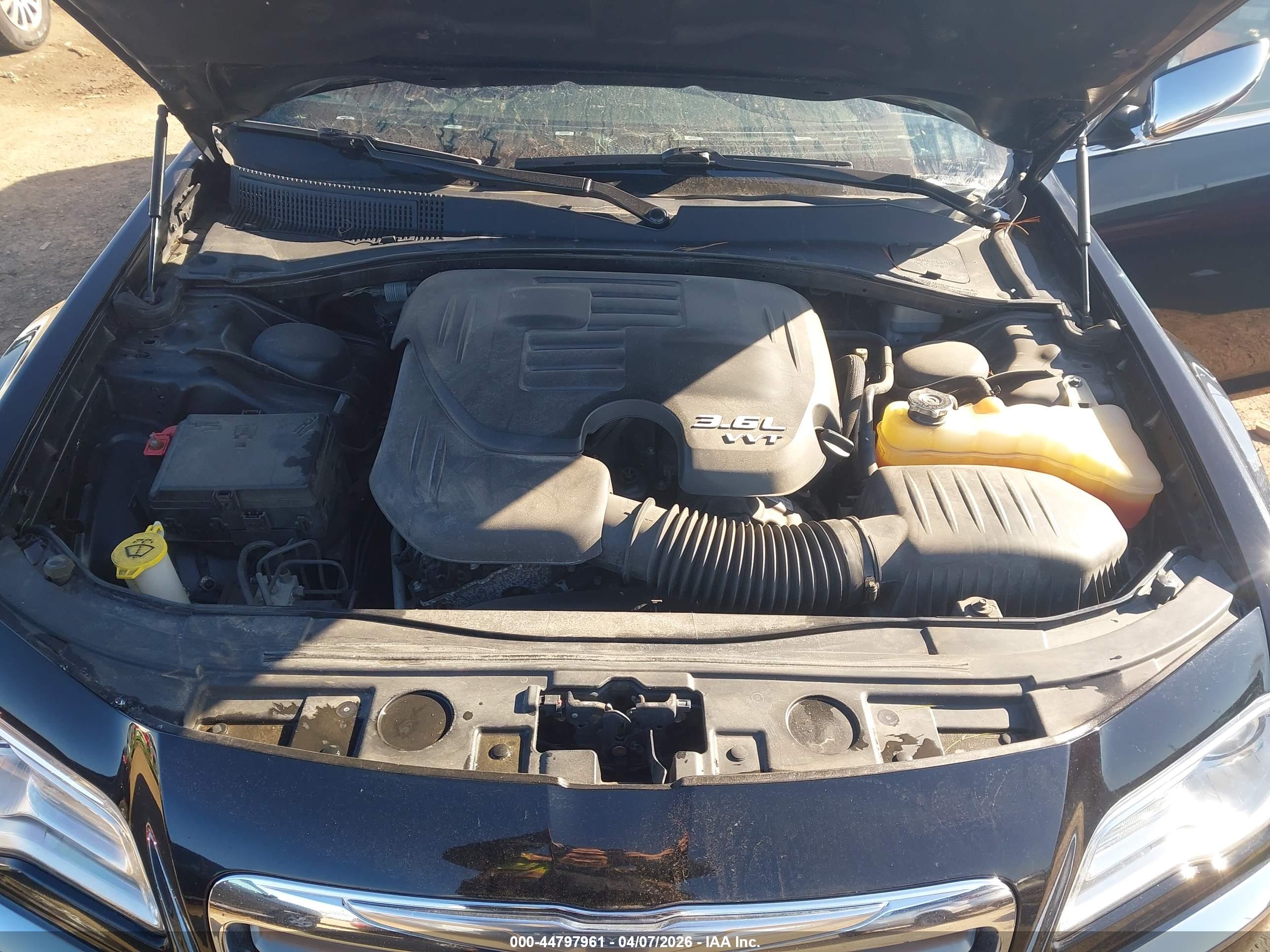 CHRYSLER 300C image 10