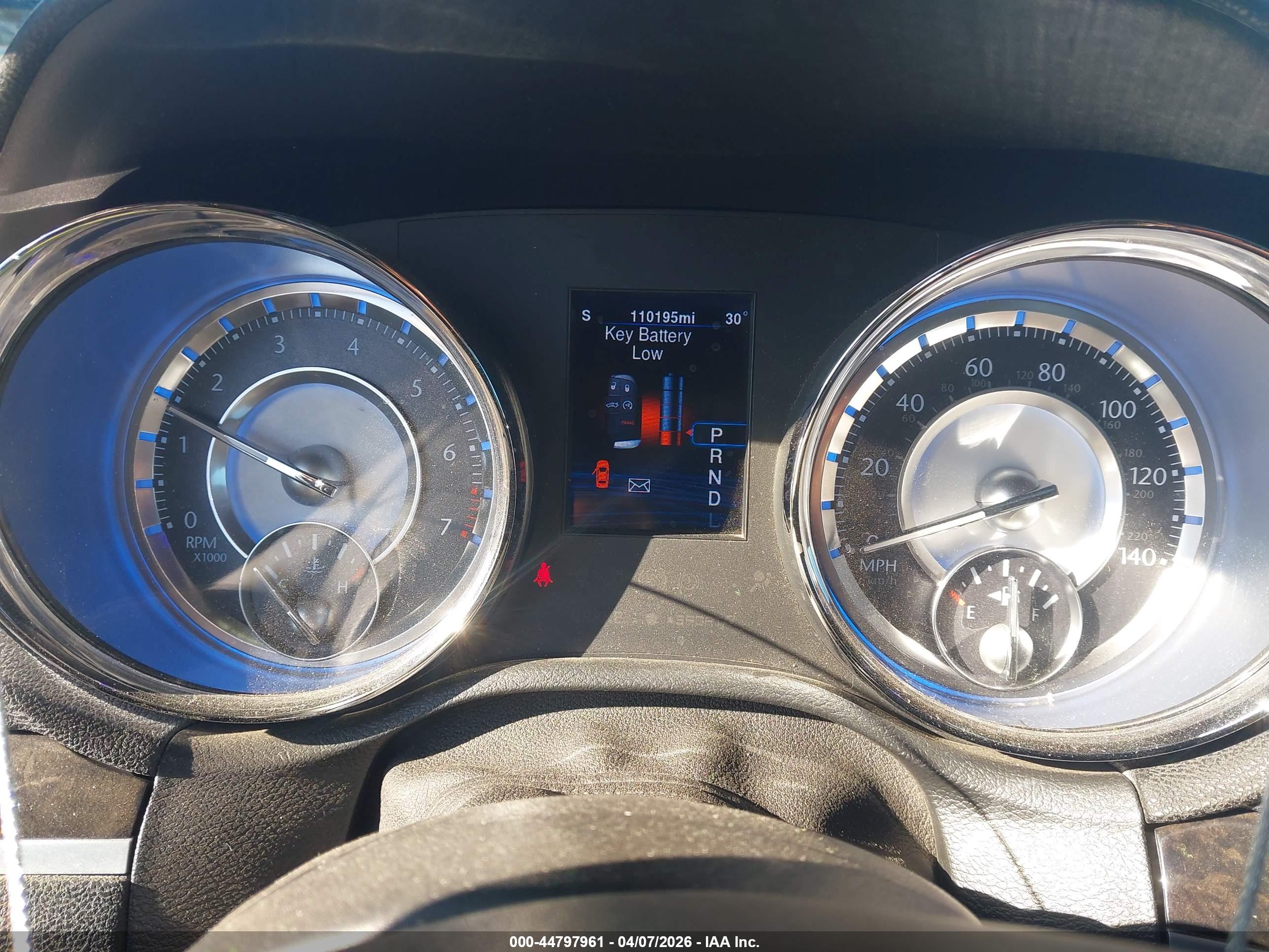 CHRYSLER 300C image 7