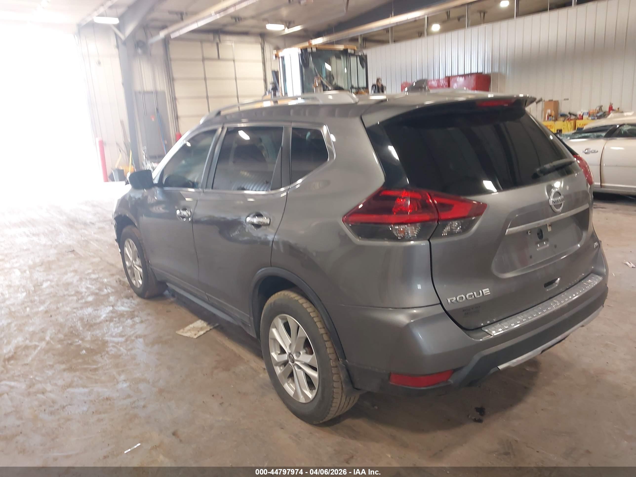 NISSAN ROGUE image 3