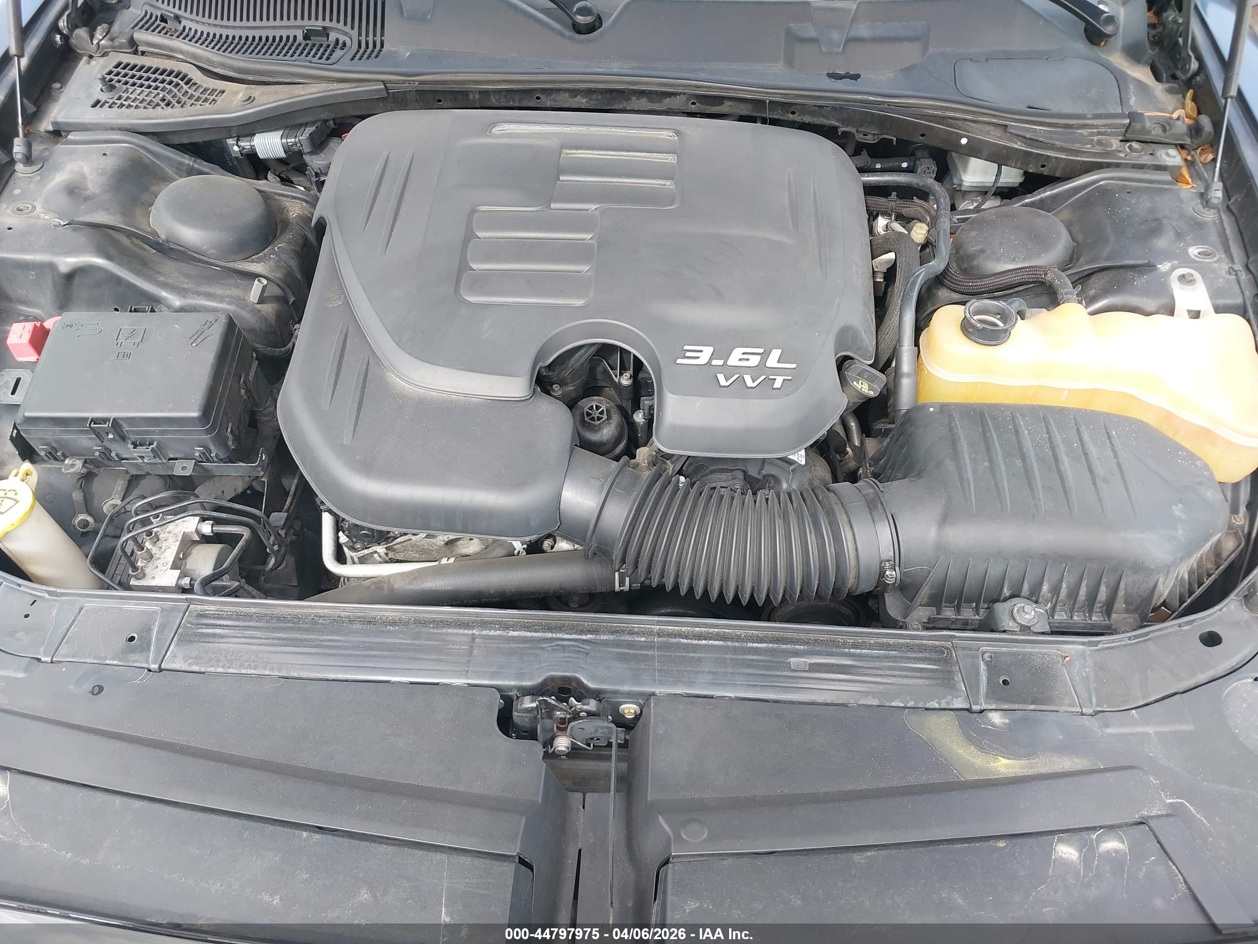 DODGE CHALLENGER image 10