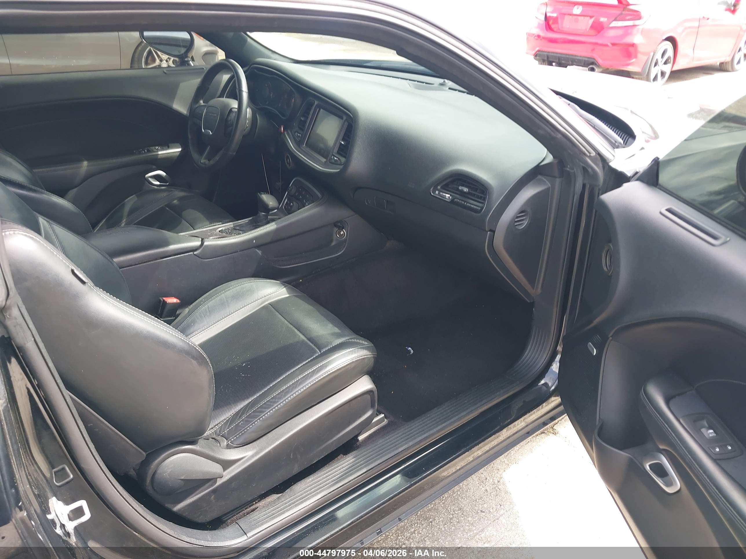 DODGE CHALLENGER image 5
