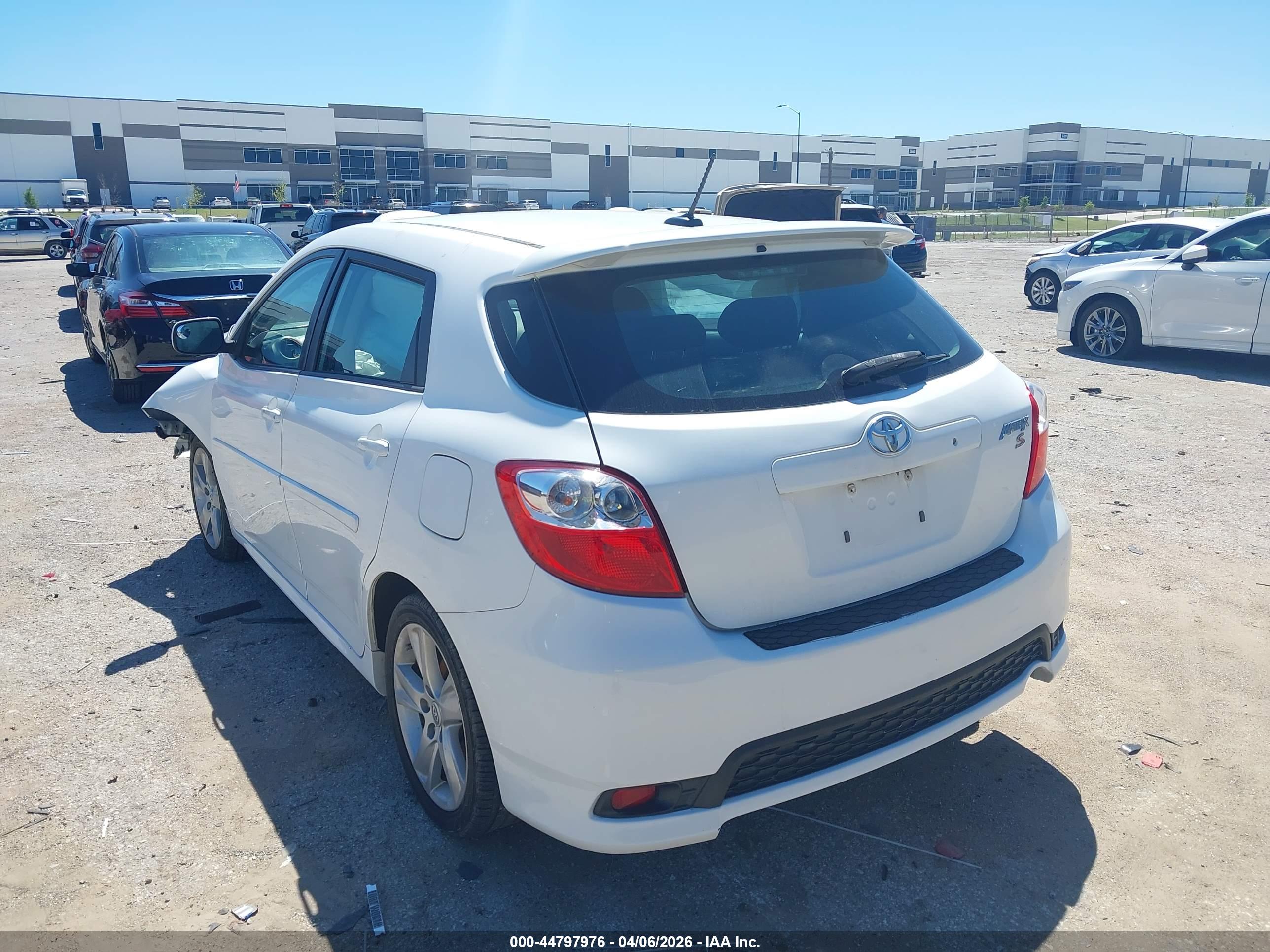 TOYOTA MATRIX image 3