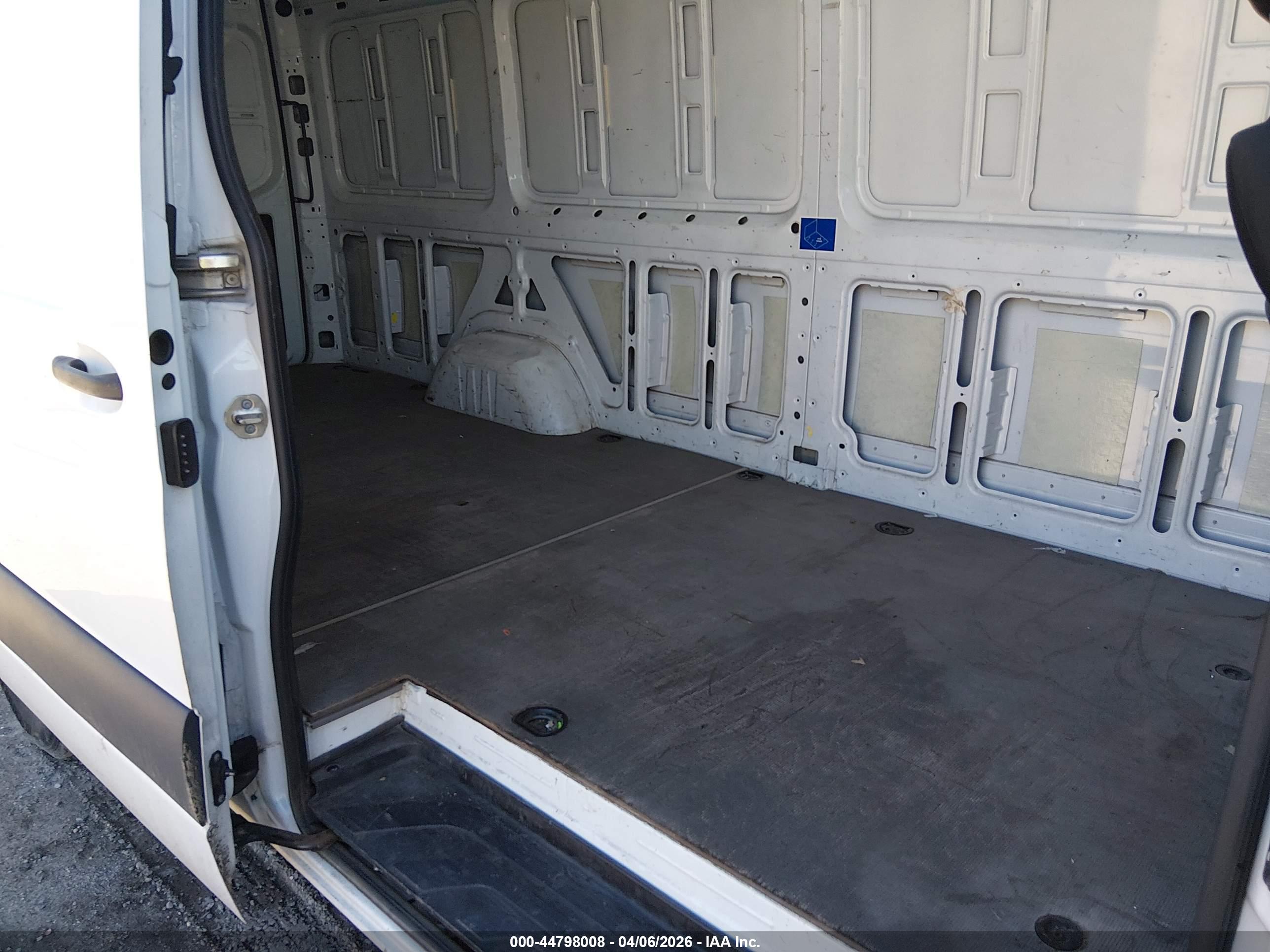 MERCEDES-BENZ SPRINTER image 8