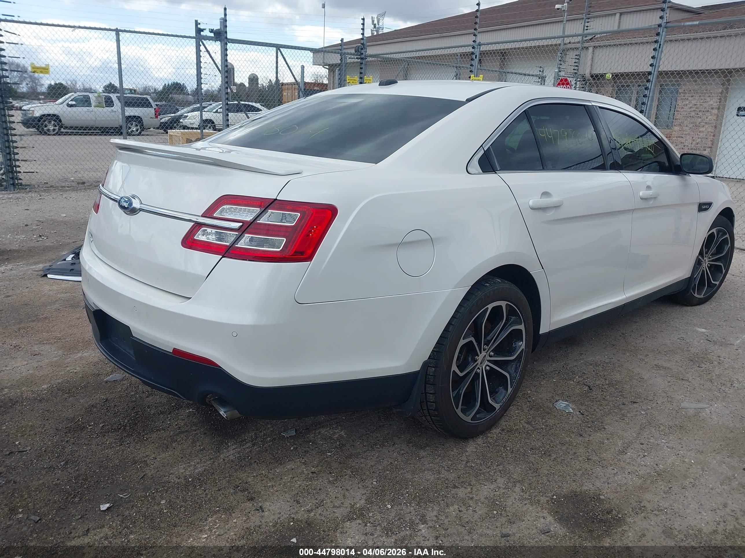FORD TAURUS image 4