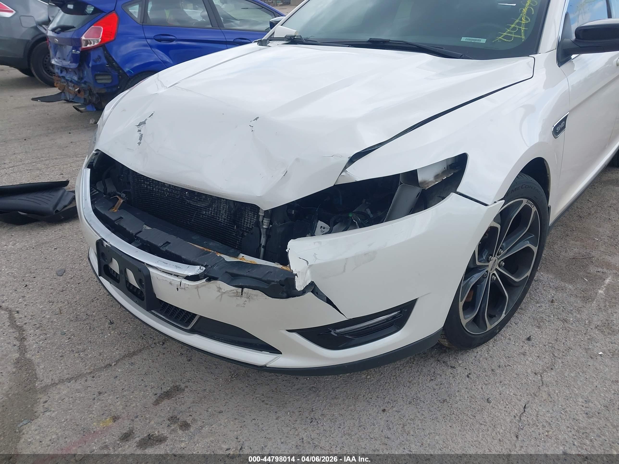 FORD TAURUS image 6