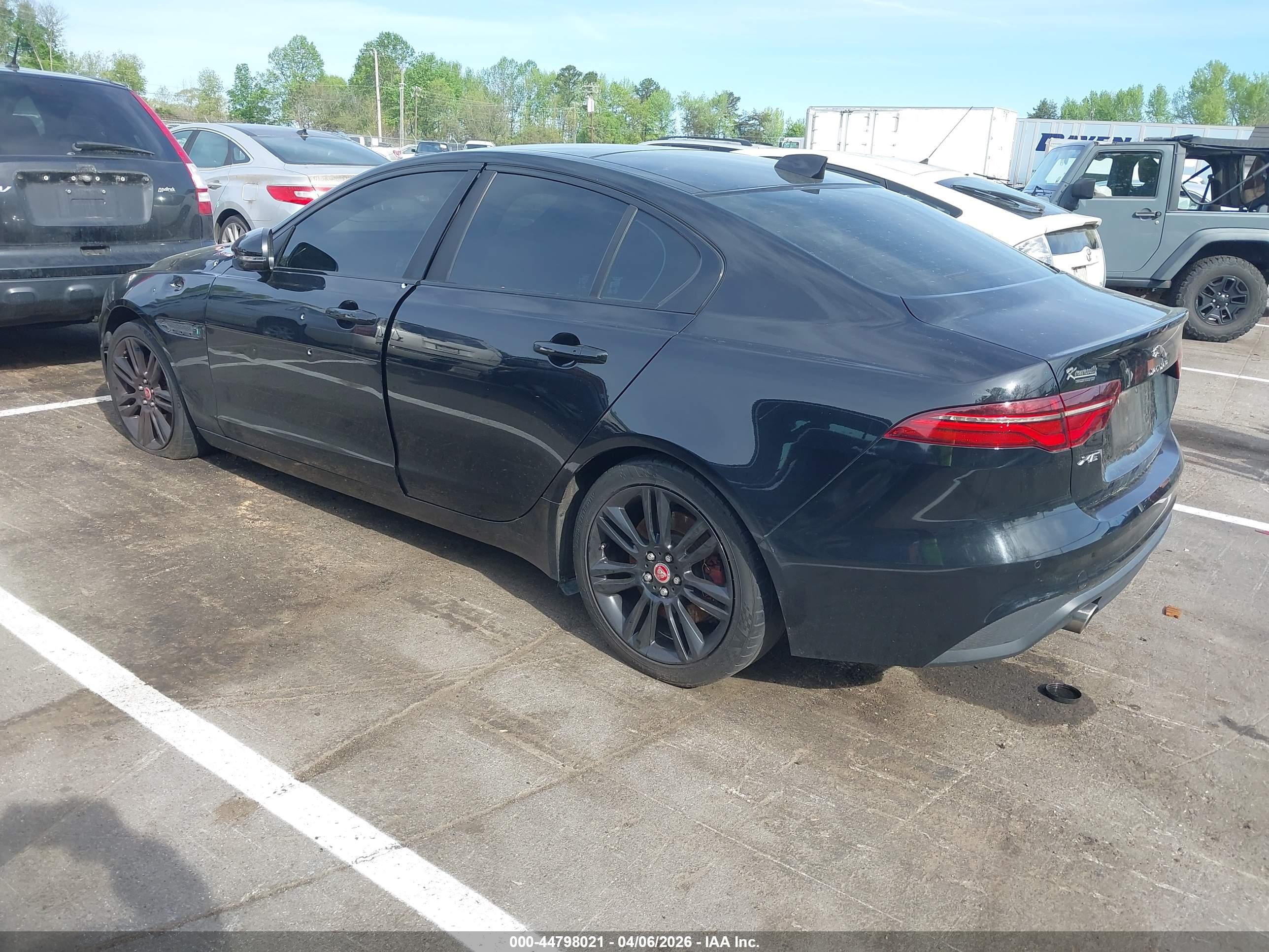 JAGUAR XE image 3