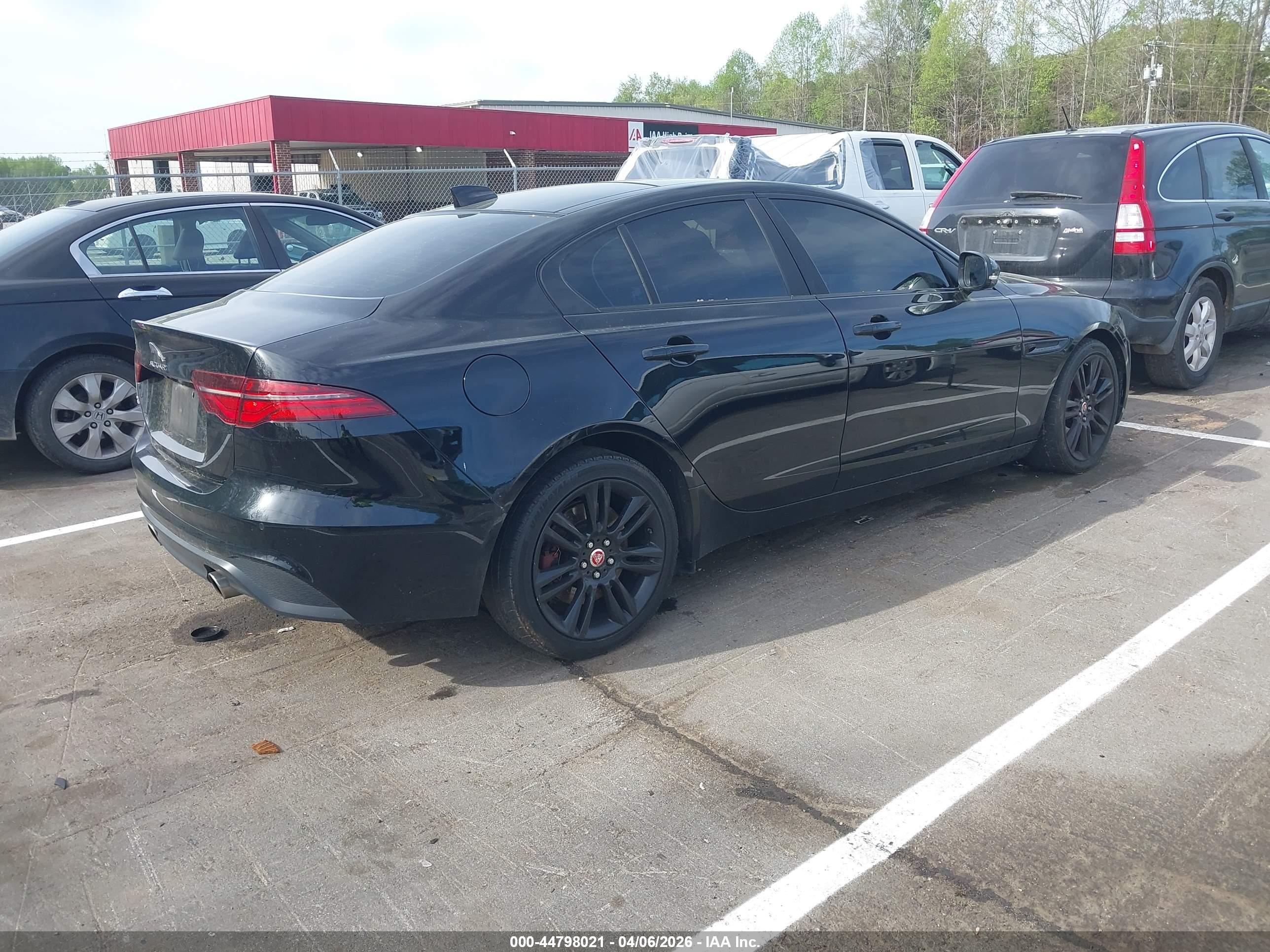 JAGUAR XE image 4