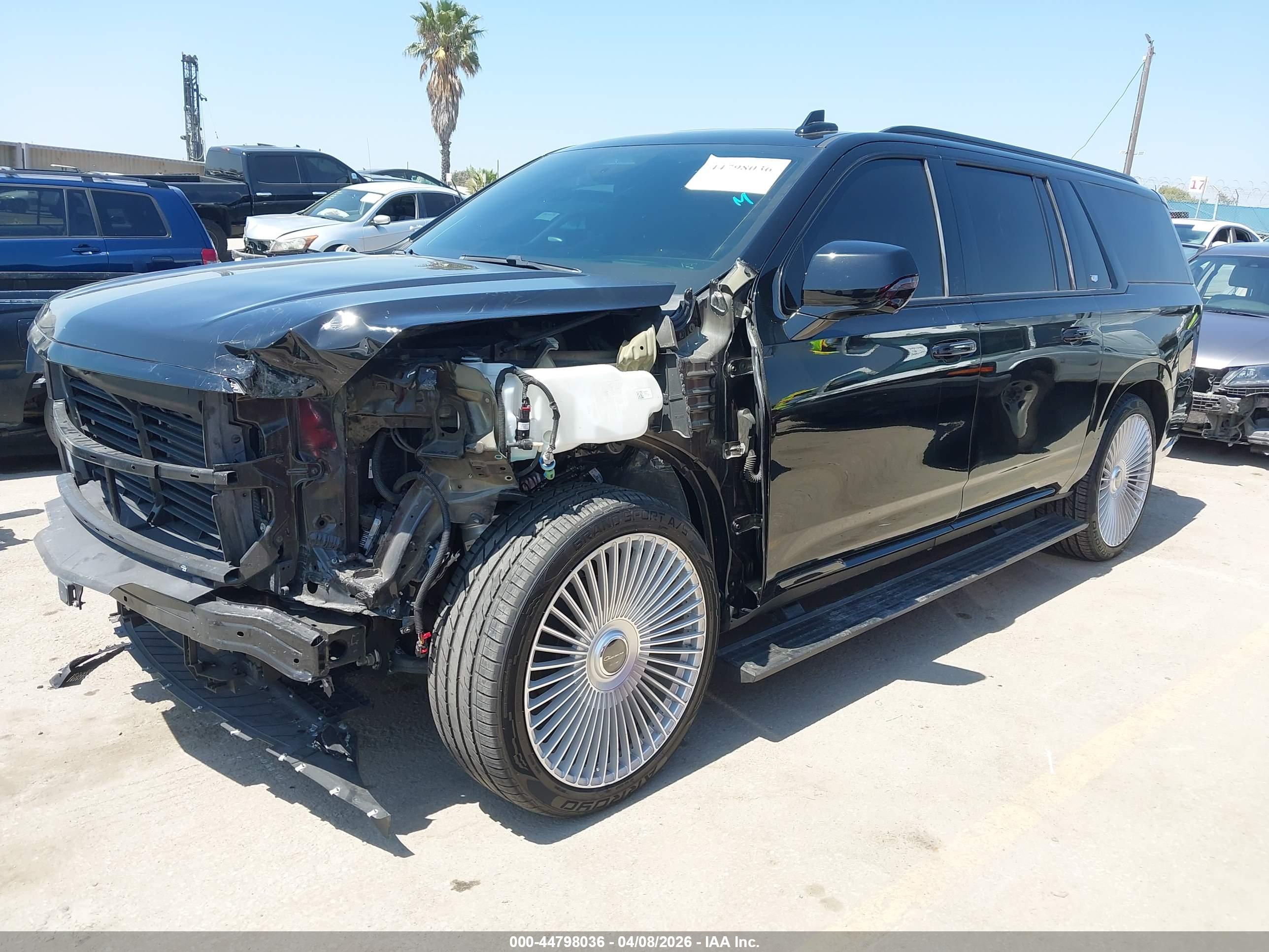 CADILLAC ESCALADE image 2