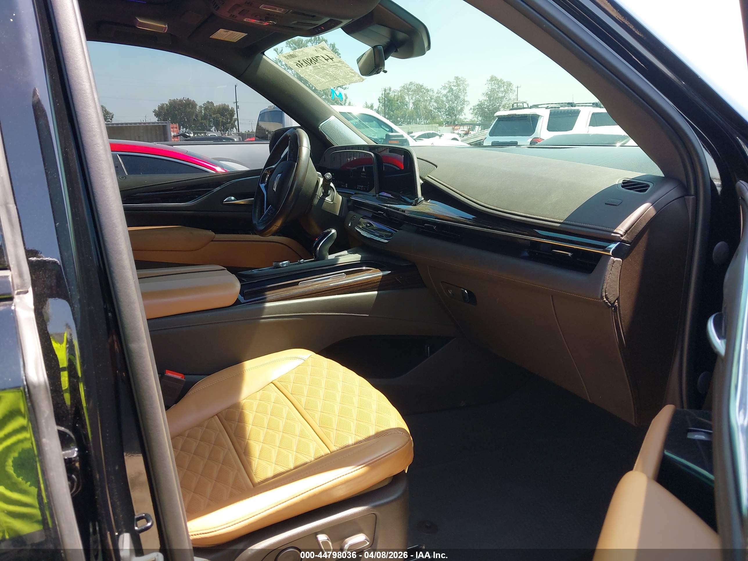 CADILLAC ESCALADE image 5