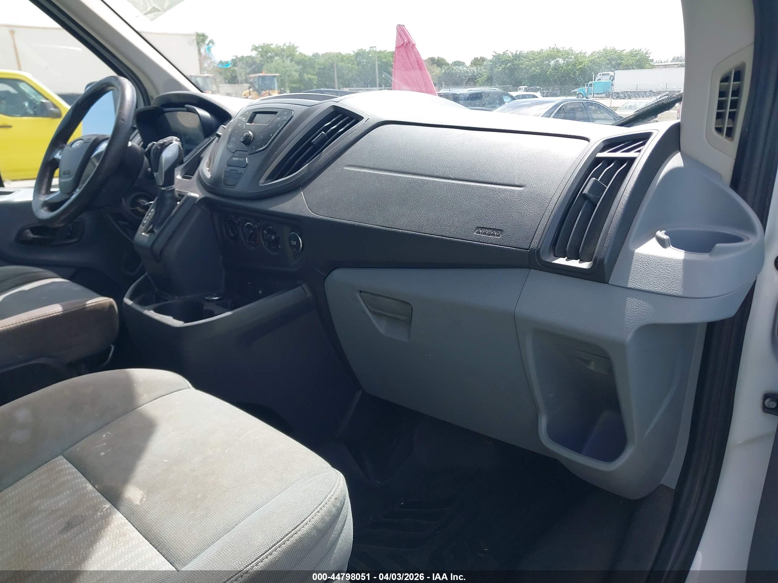 FORD TRANSIT-250 image 5