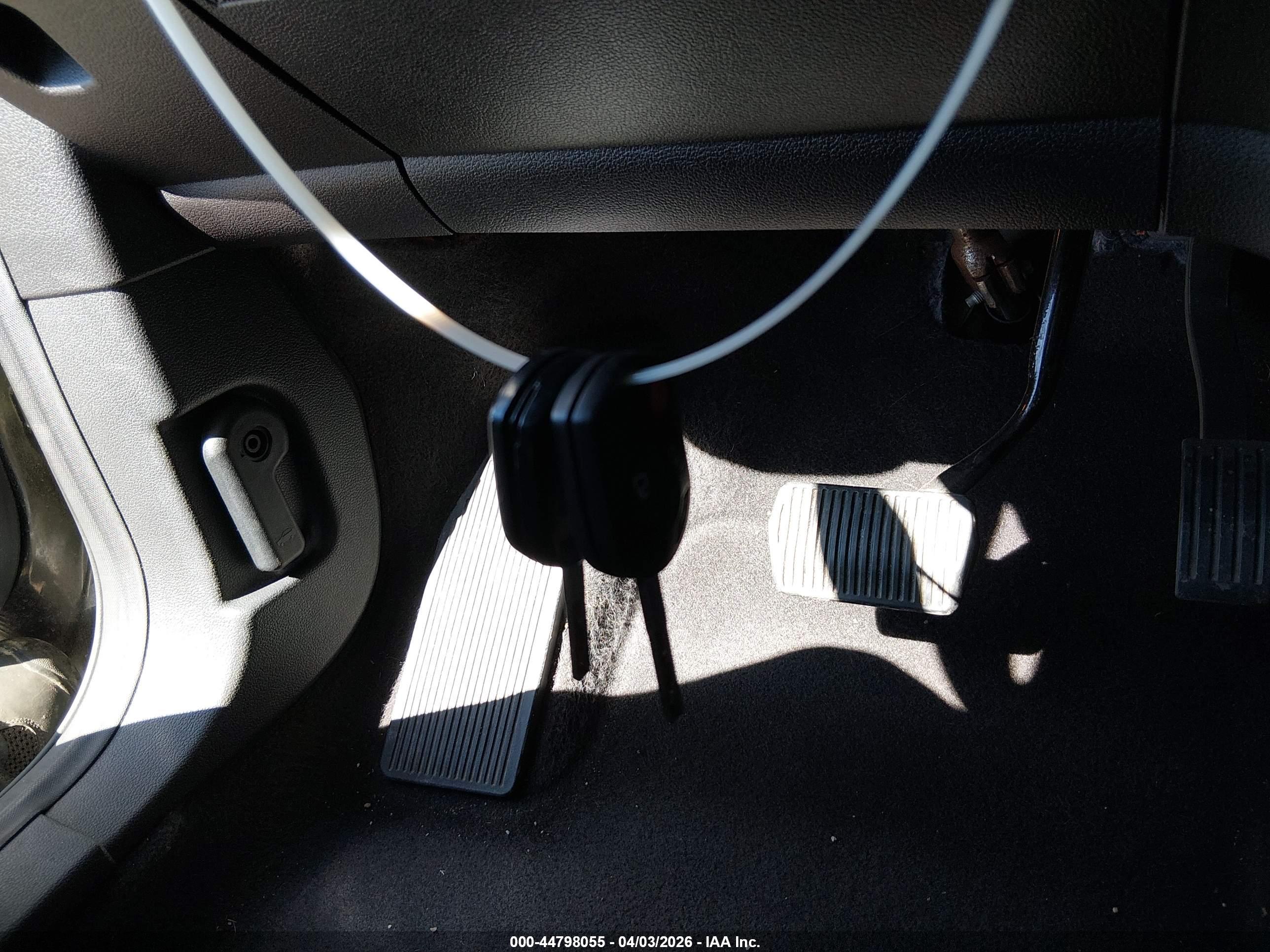 FORD ESCAPE image 11